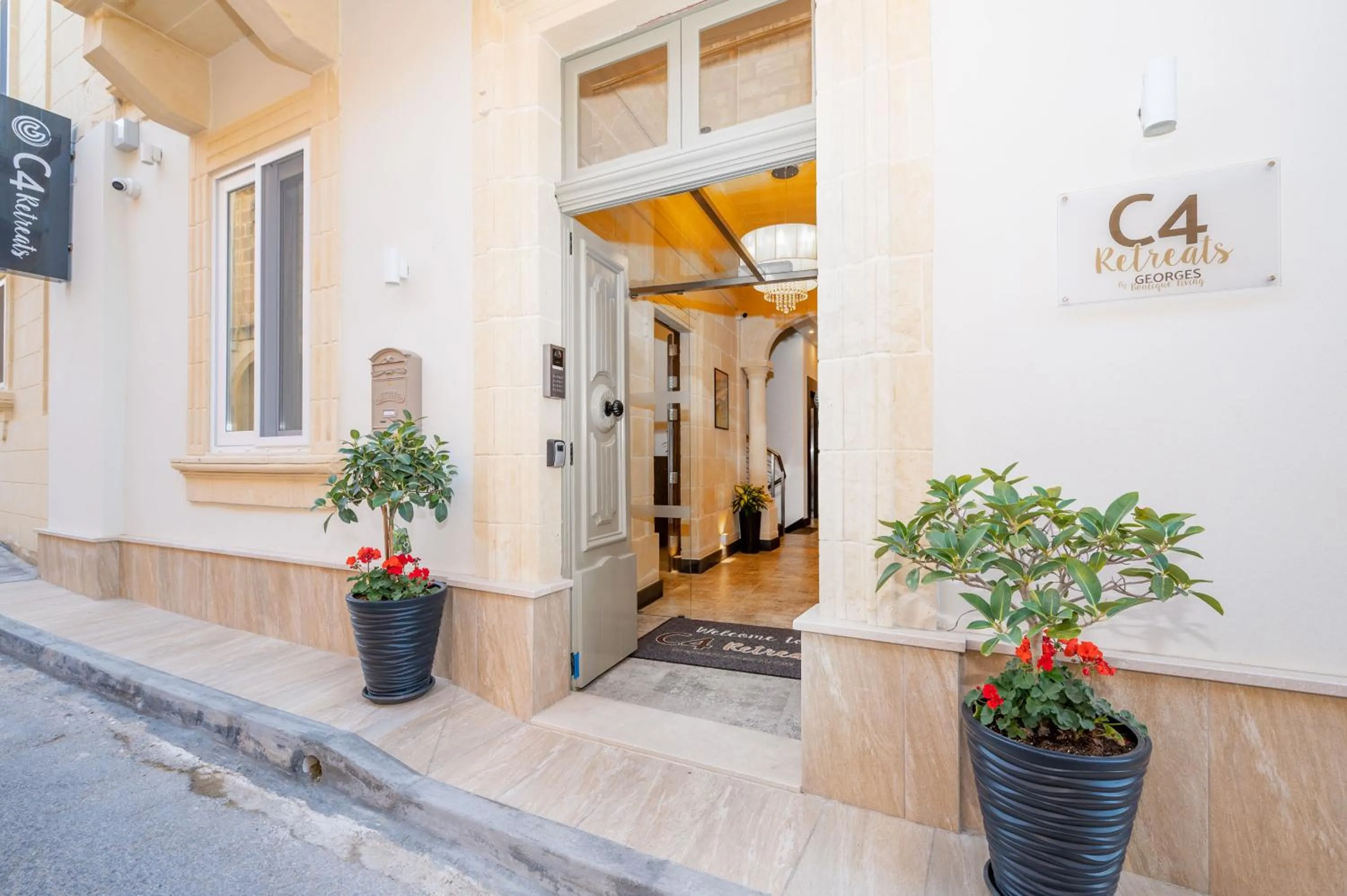 Facade/entrance in C4 Retreats Gozo