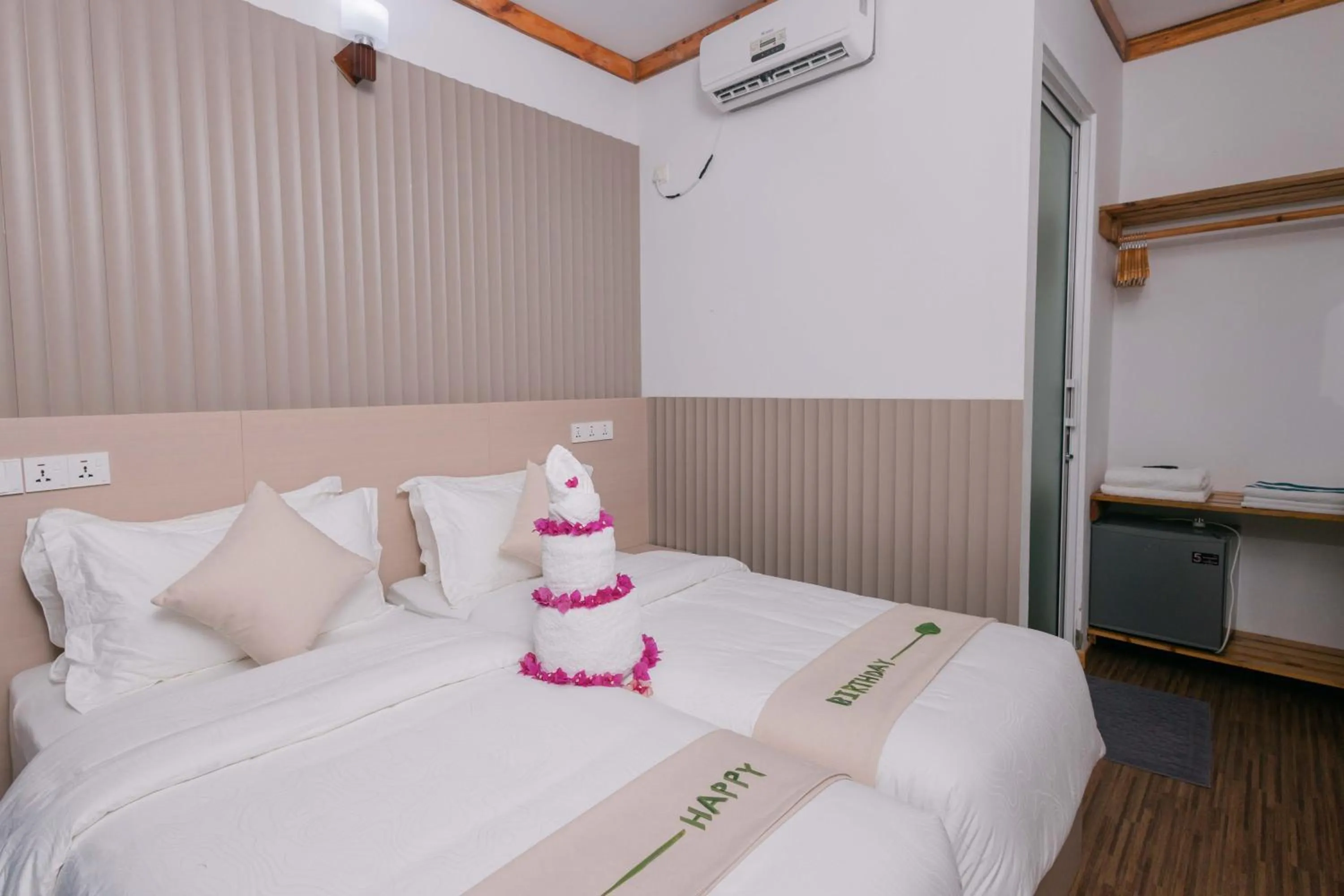 Bed in Navaya Dhiffushi