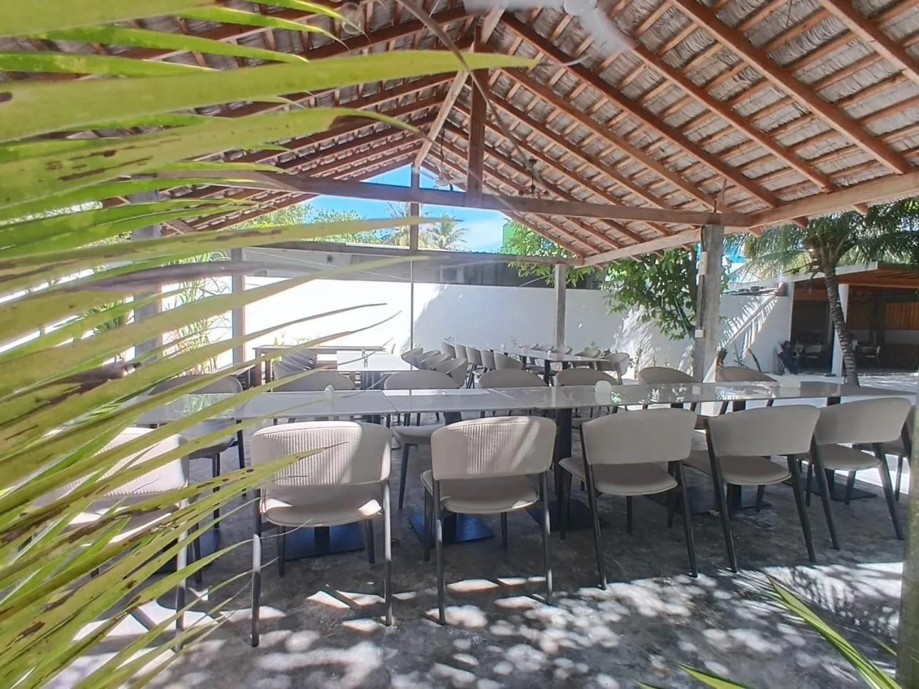 Restaurant/places to eat in Navaya Dhiffushi