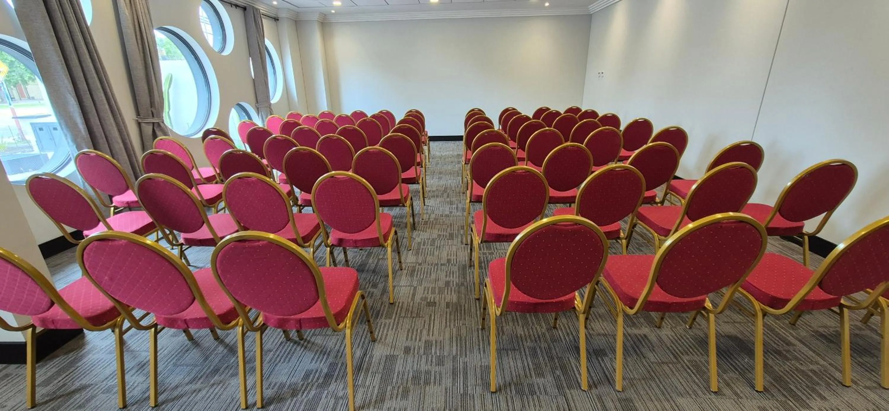 Meeting/conference room in Hotel Diego de Almagro La Serena Express