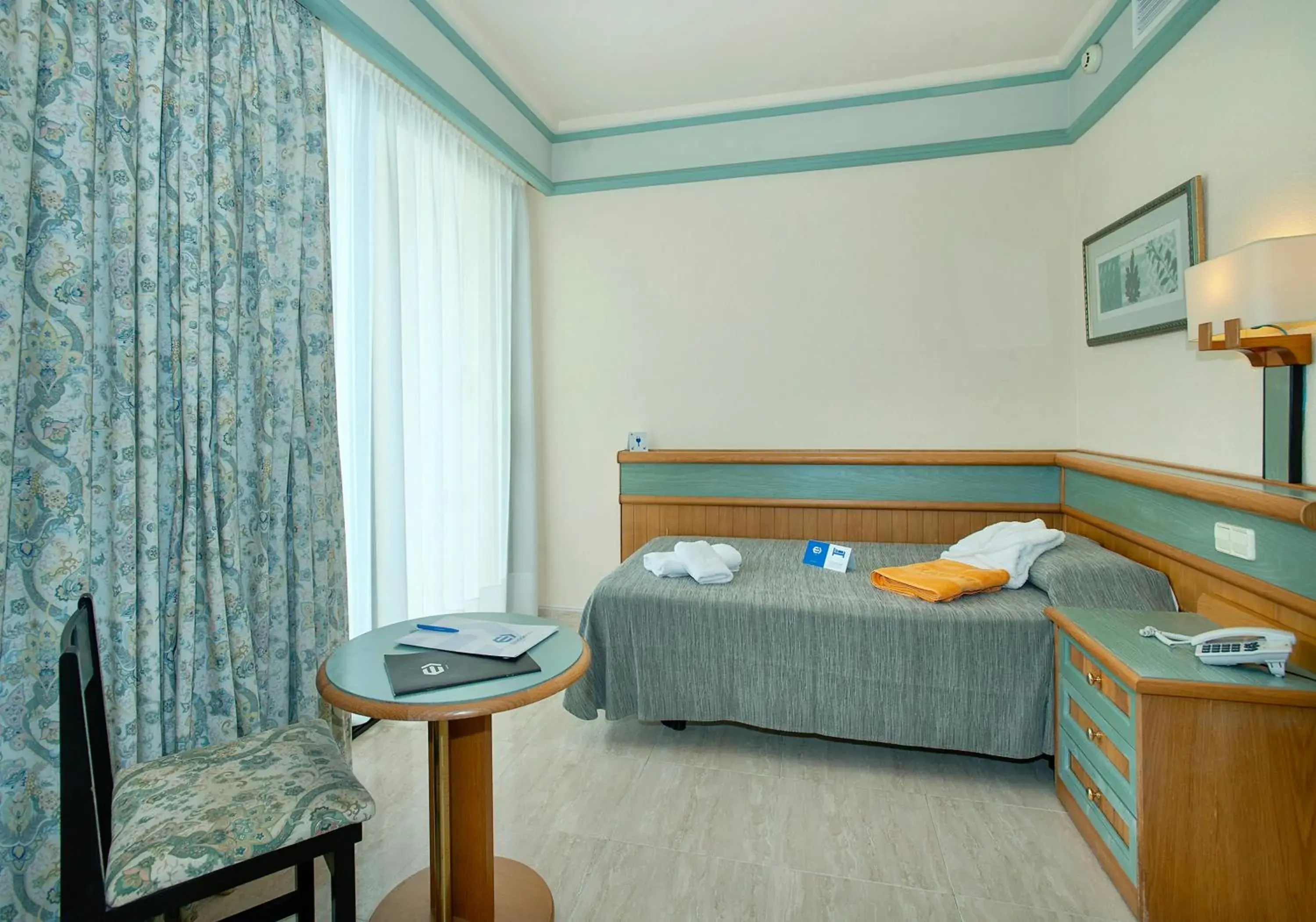 Bed in Exagon Park Bed in Exagon Park