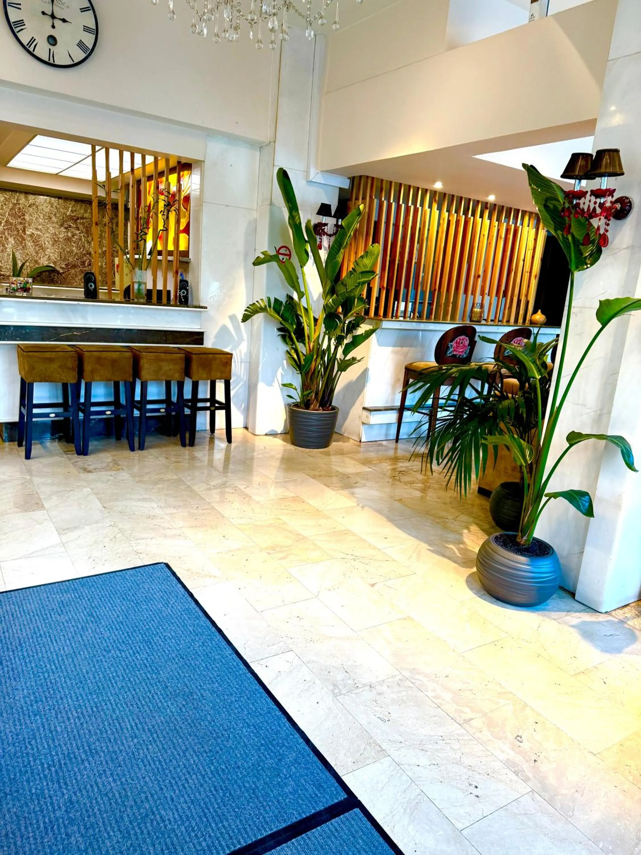 ESPERIA Drama HOTEL