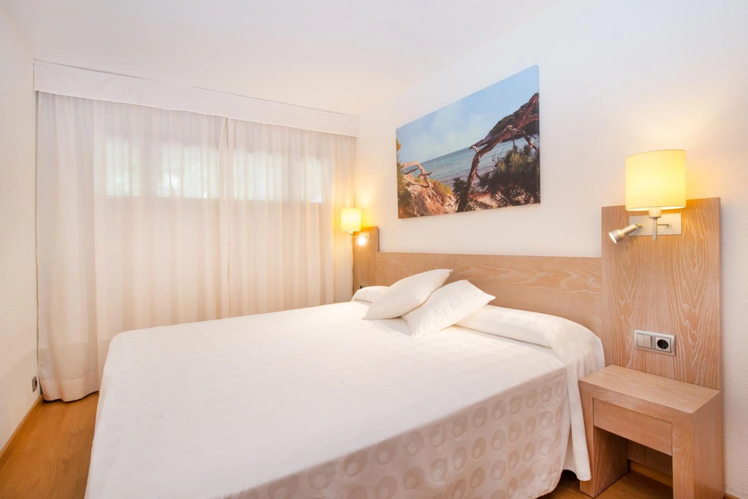 Bed in Iberostar Waves Pinos Park