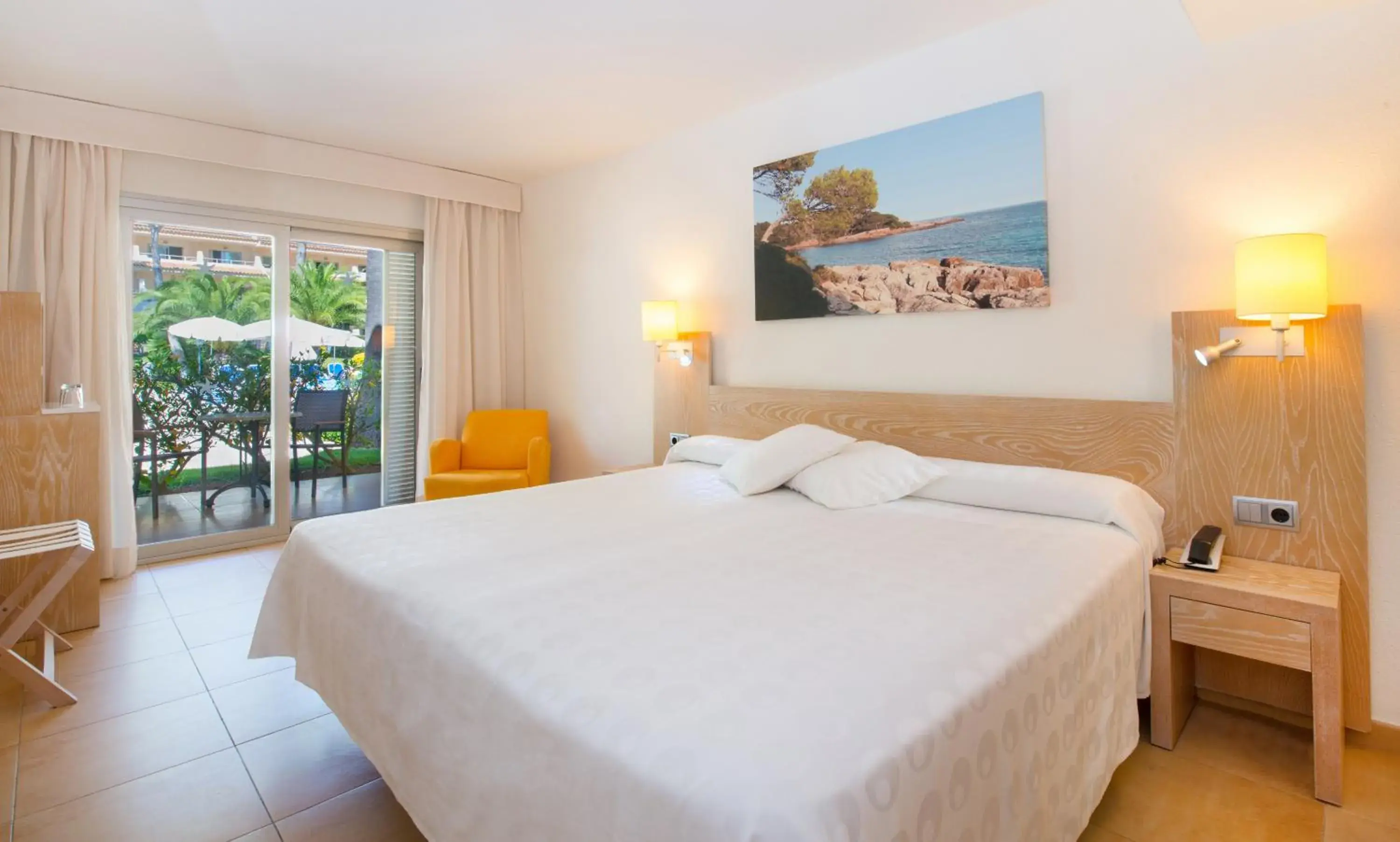 Bed in Iberostar Waves Pinos Park Bed in Iberostar Waves Pinos Park