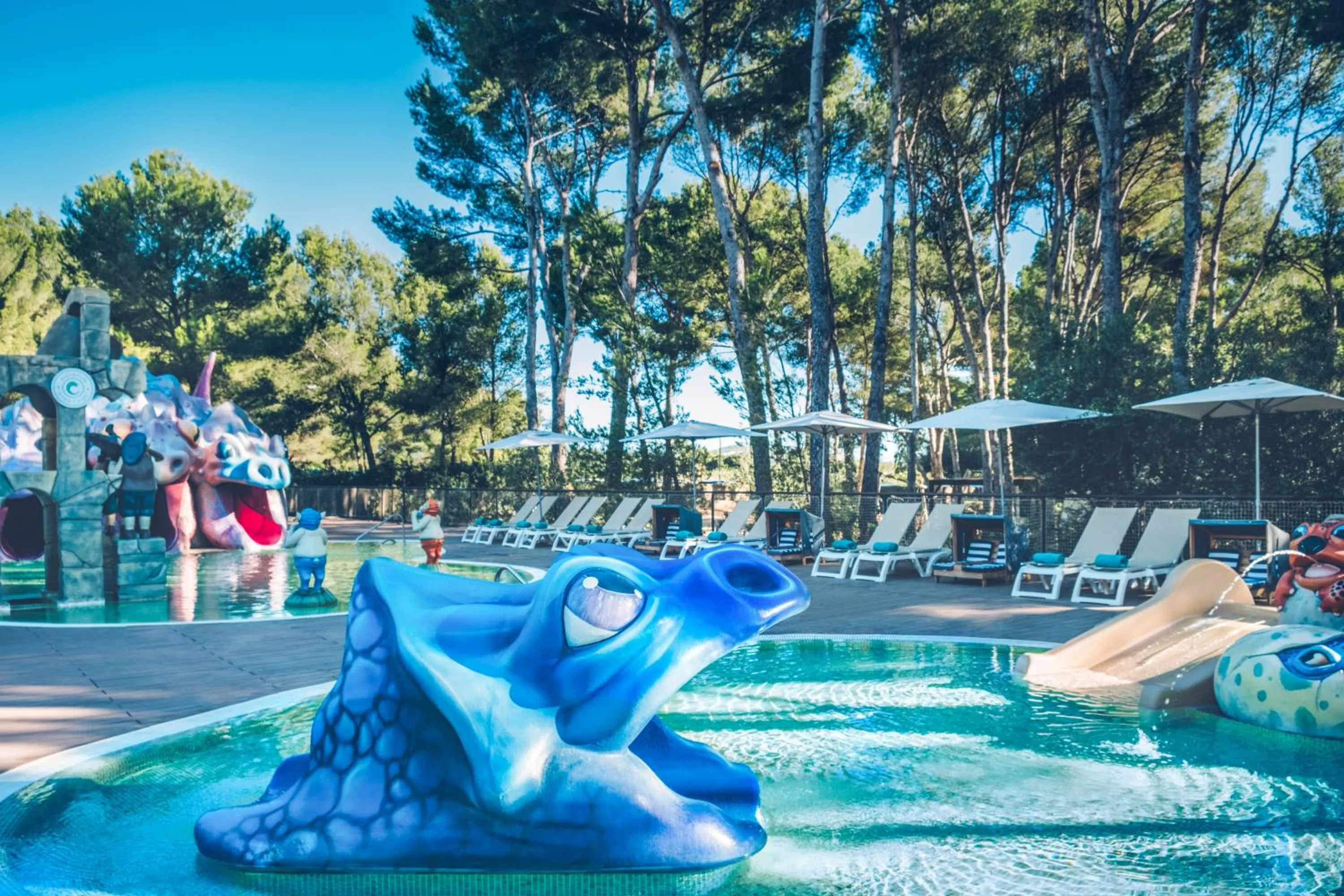Swimming pool in Iberostar Waves Pinos Park