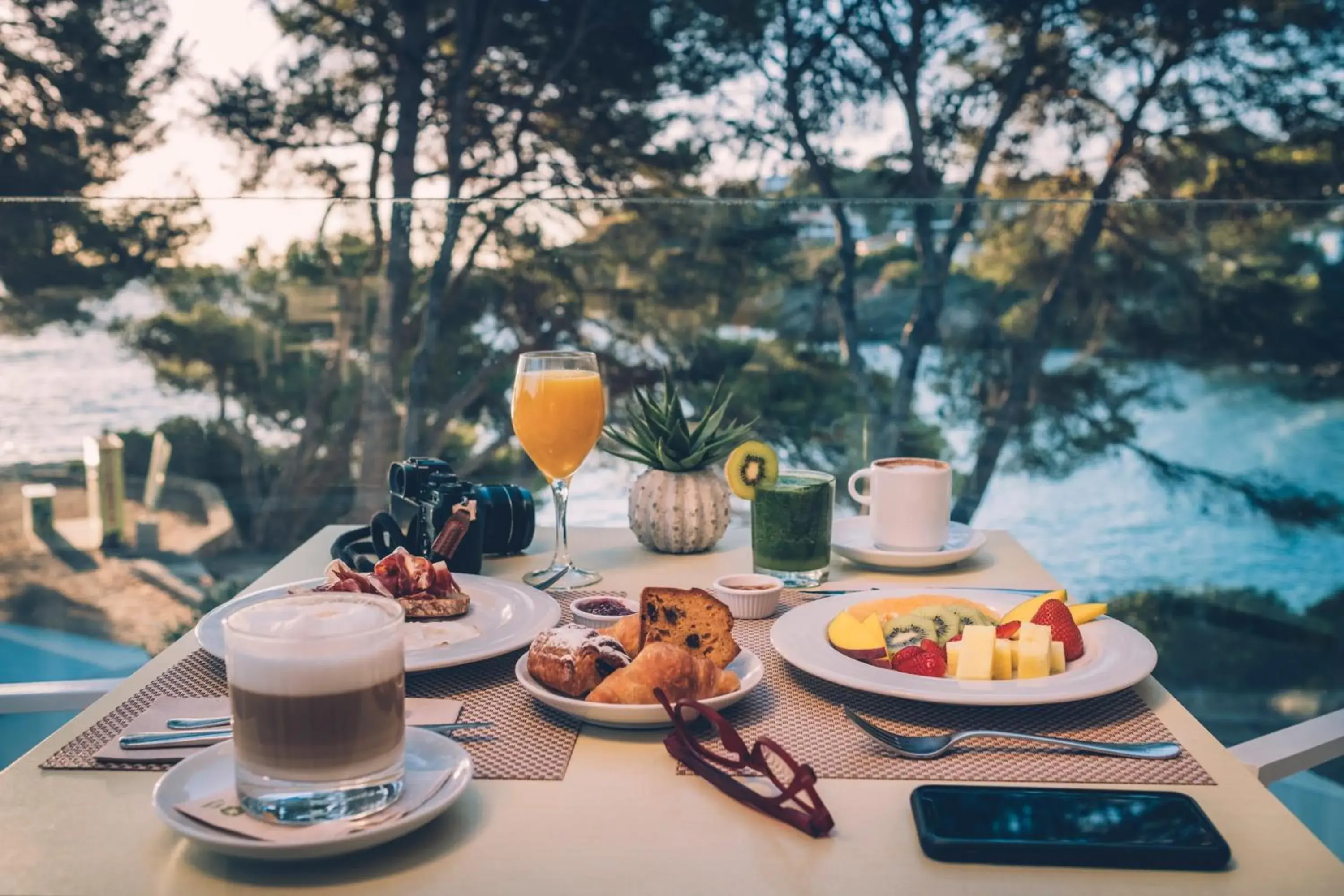 Breakfast in Iberostar Waves Pinos Park Breakfast in Iberostar Waves Pinos Park