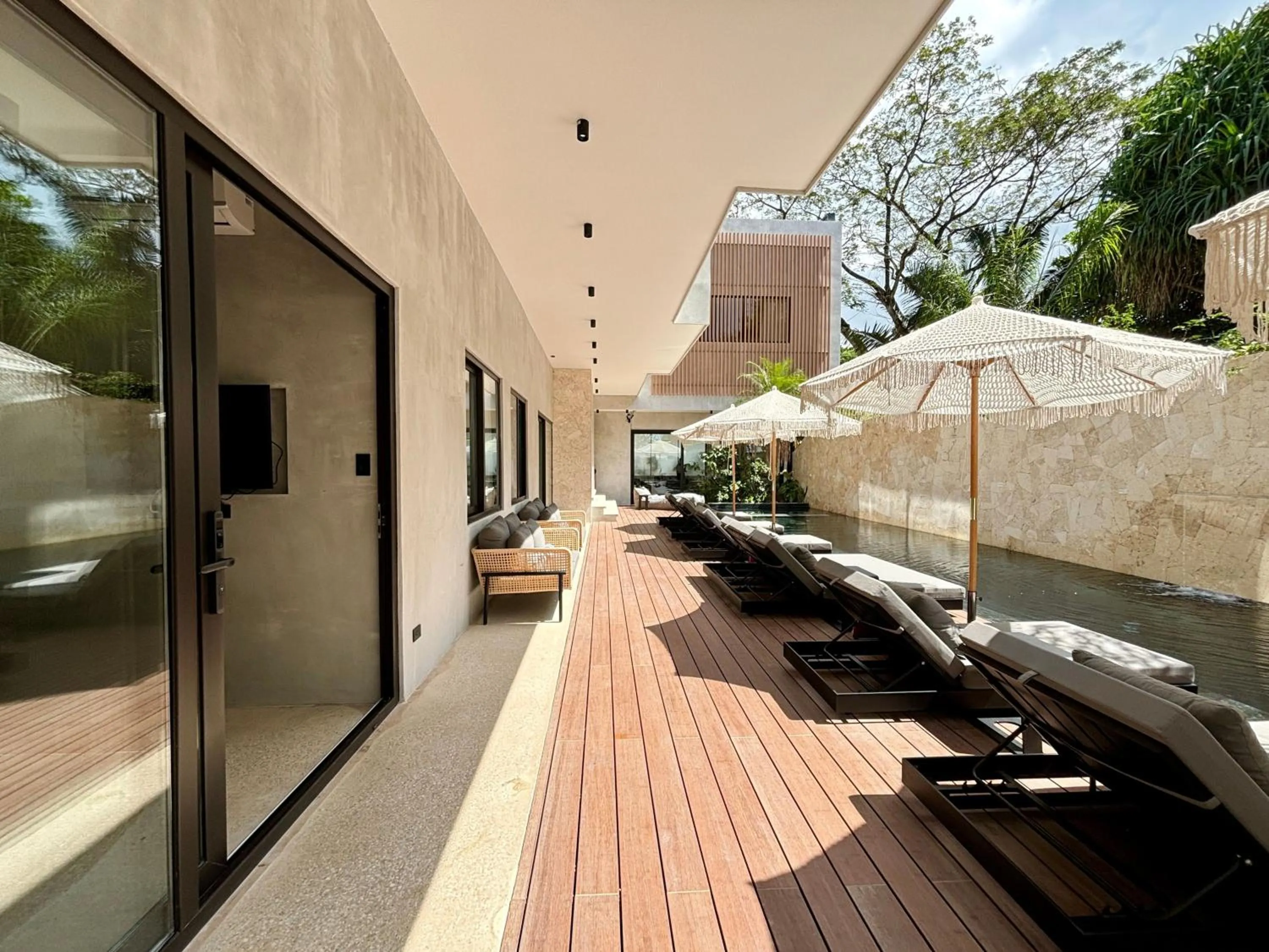 Facade/entrance in Blooma Boutique Hotel