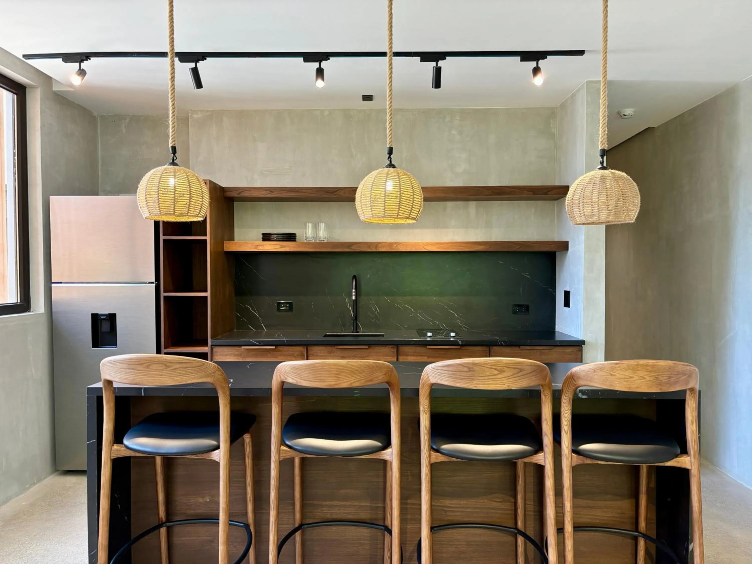 Kitchen or kitchenette in Blooma Boutique Hotel