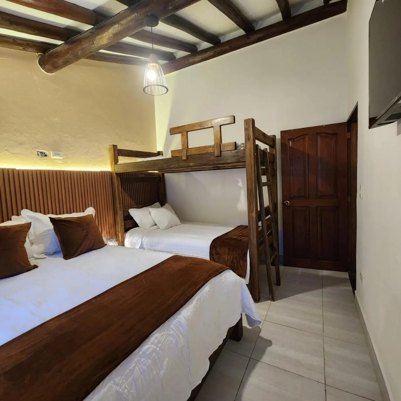 Property building, Bed in La Toscana Hostel