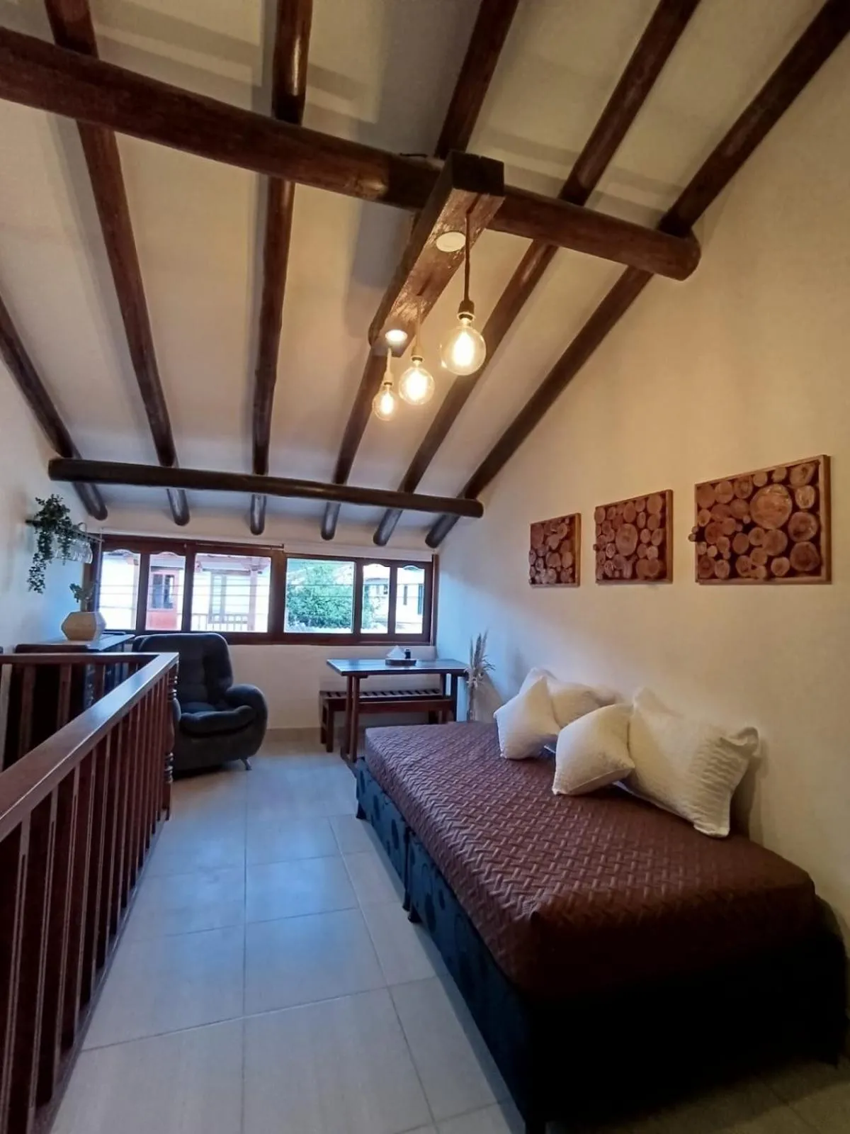 Living room, Bed in La Toscana Hostel