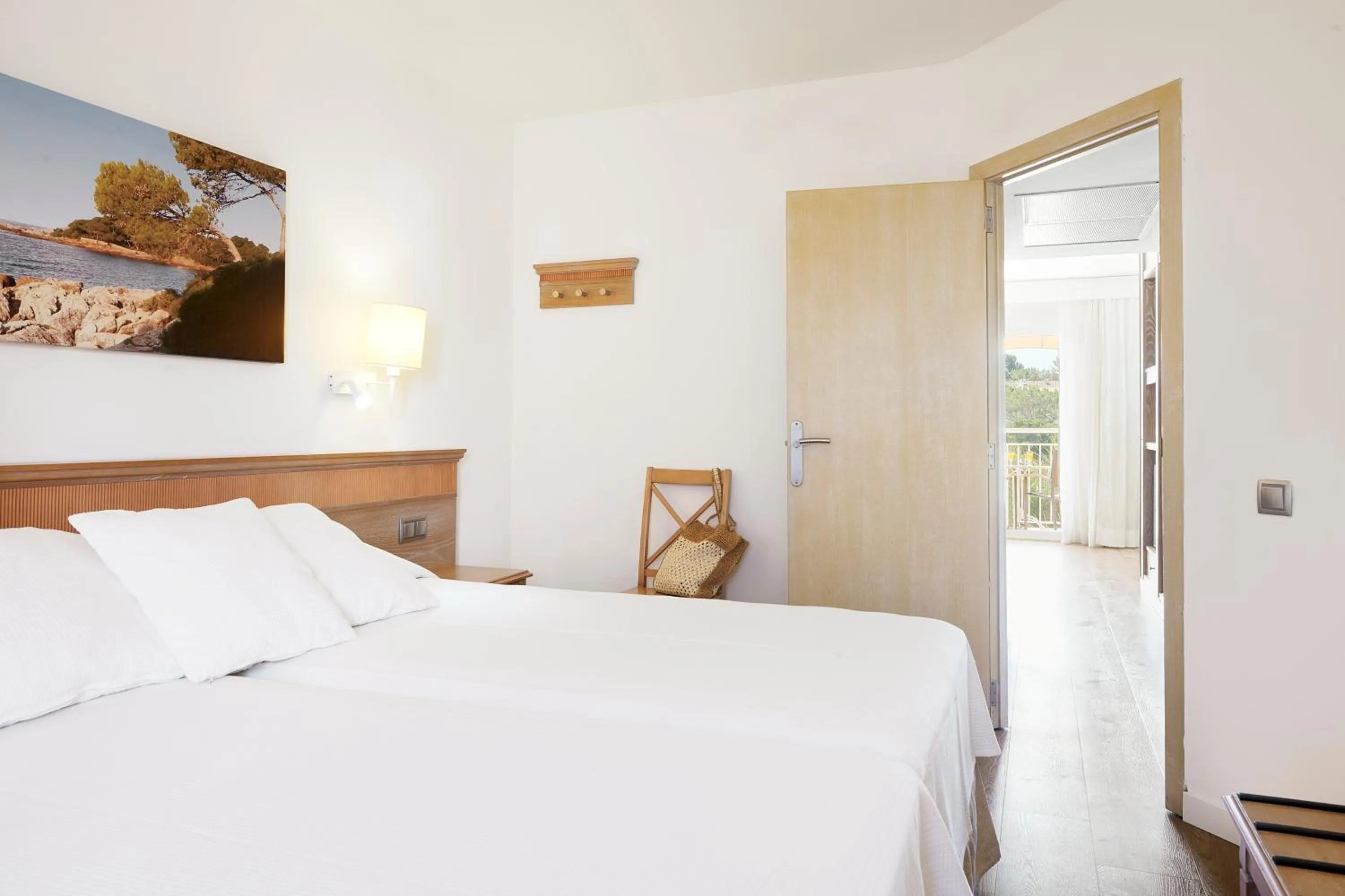 Bed in Iberostar Waves Club Cala Barca All Inclusive