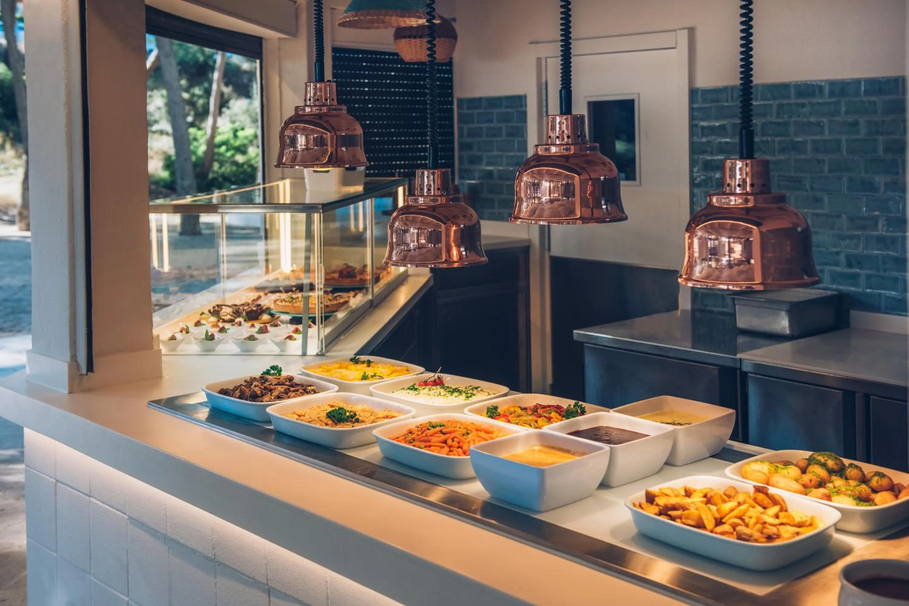 Restaurant/places to eat in Iberostar Waves Club Cala Barca All Inclusive