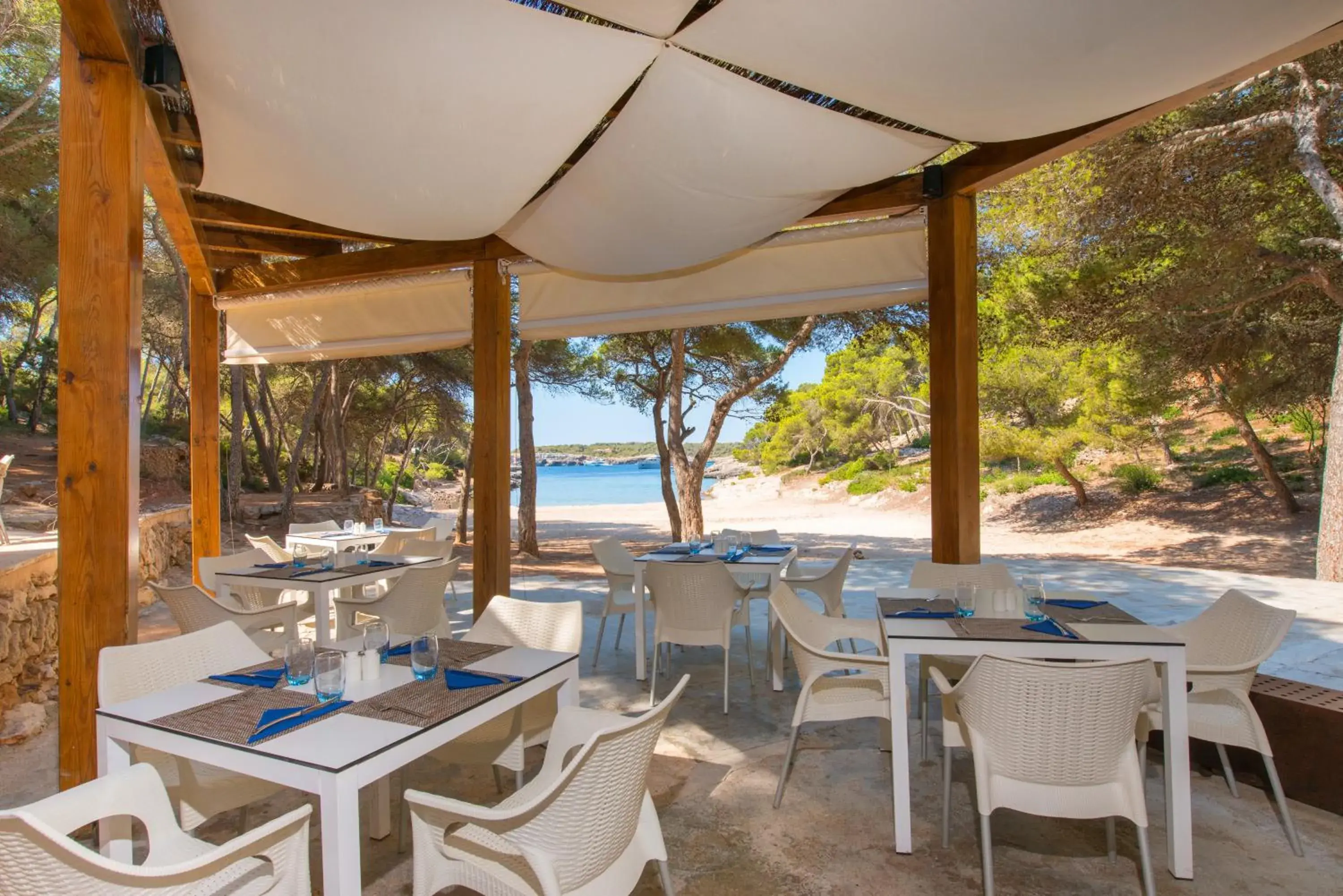 Restaurant/places to eat in Iberostar Waves Club Cala Barca All Inclusive Restaurant/places to eat in Iberostar Waves Club Cala Barca All Inclusive