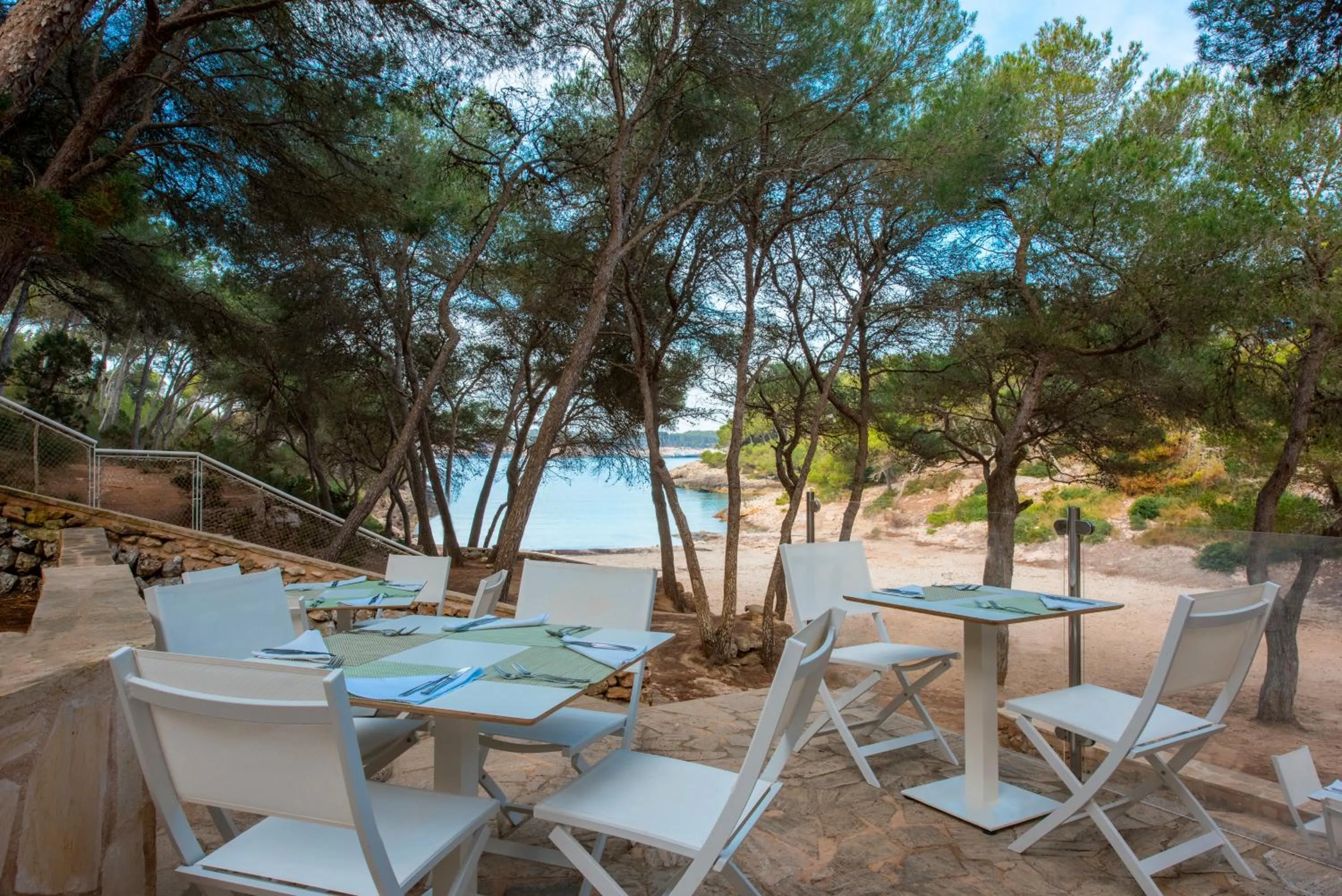 Restaurant/places to eat in Iberostar Waves Club Cala Barca All Inclusive