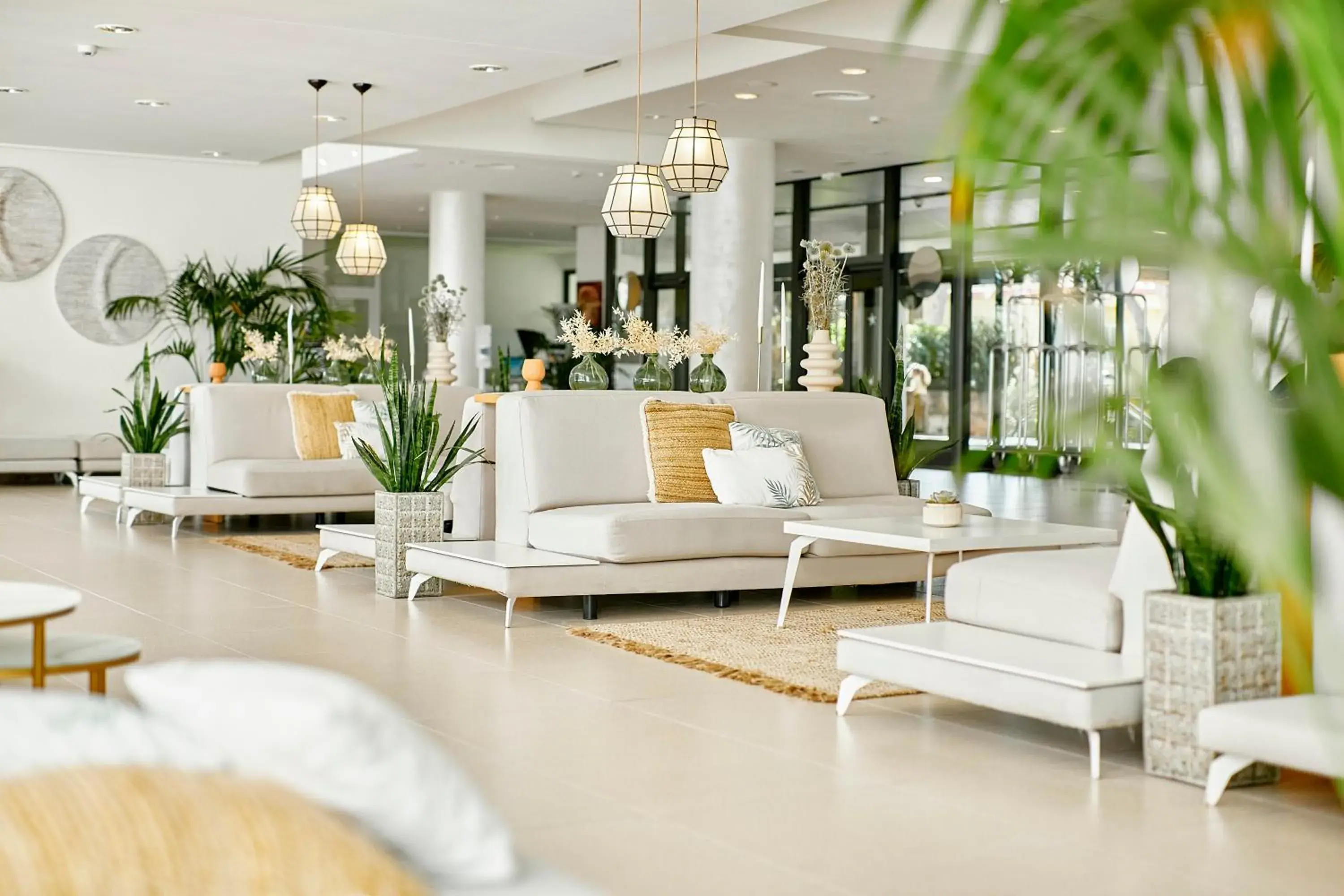 Lobby or reception in Iberostar Waves Cristina Lobby or reception in Iberostar Waves Cristina