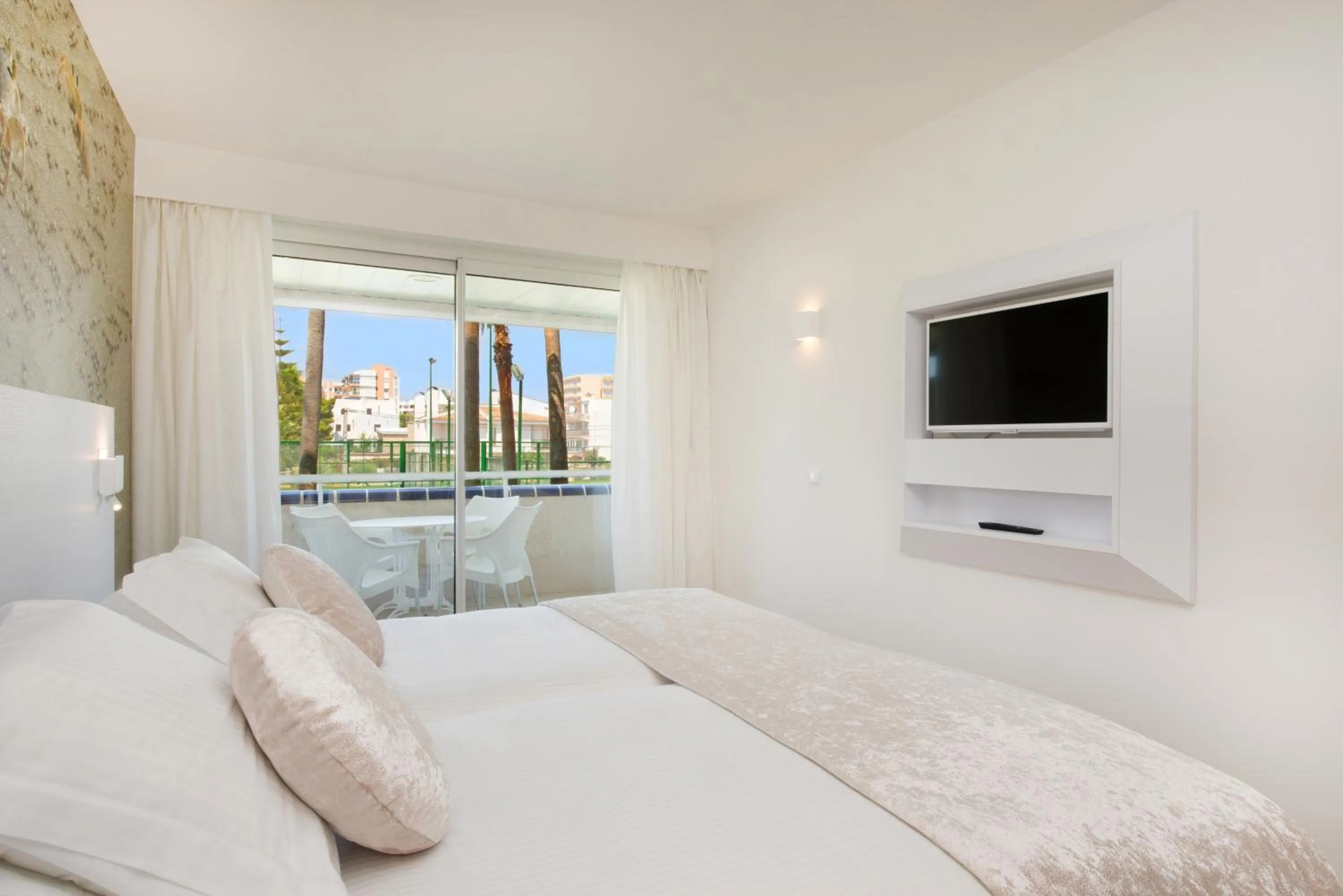 Bed in Iberostar Waves Cristina