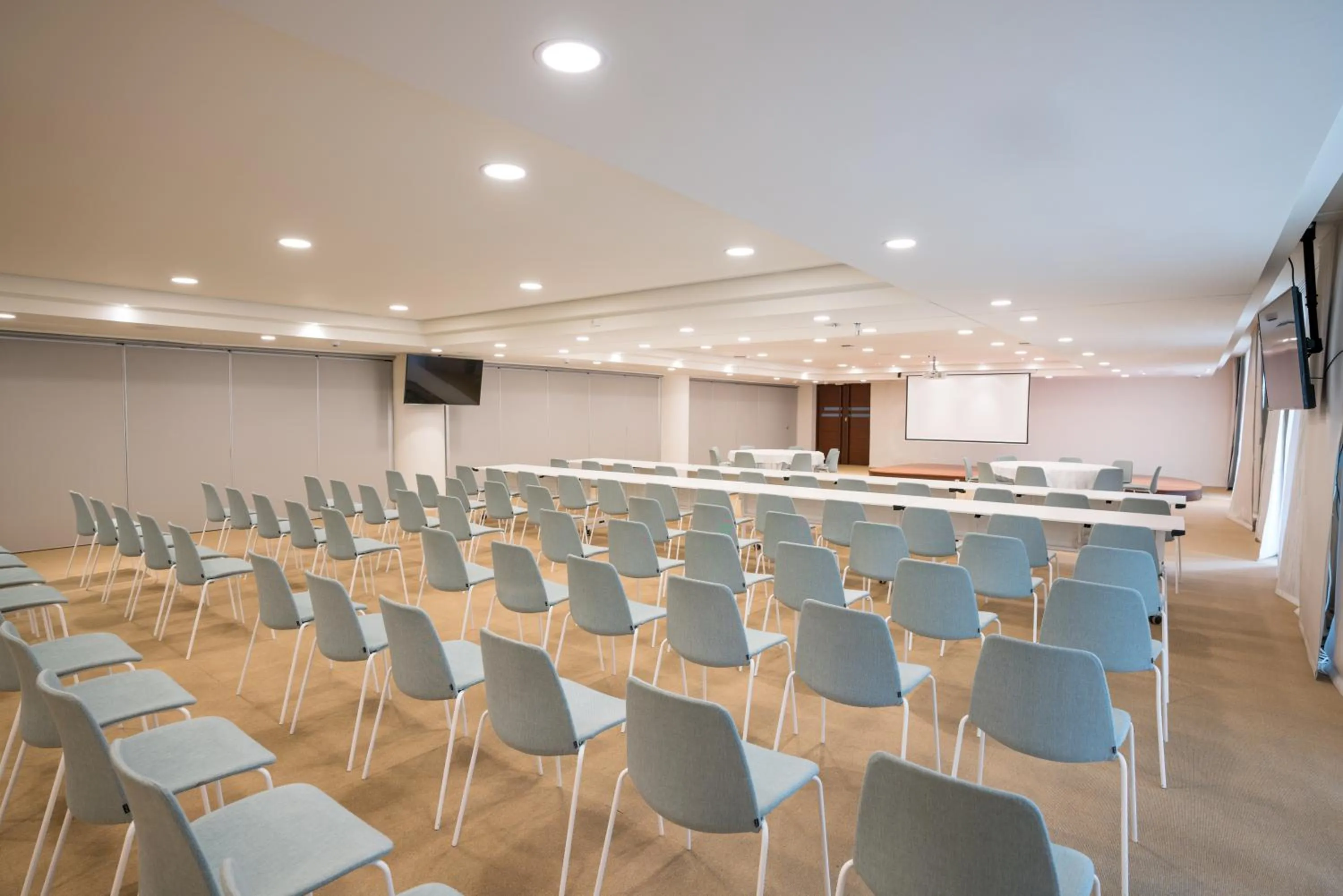 Meeting/conference room in Iberostar Waves Cristina