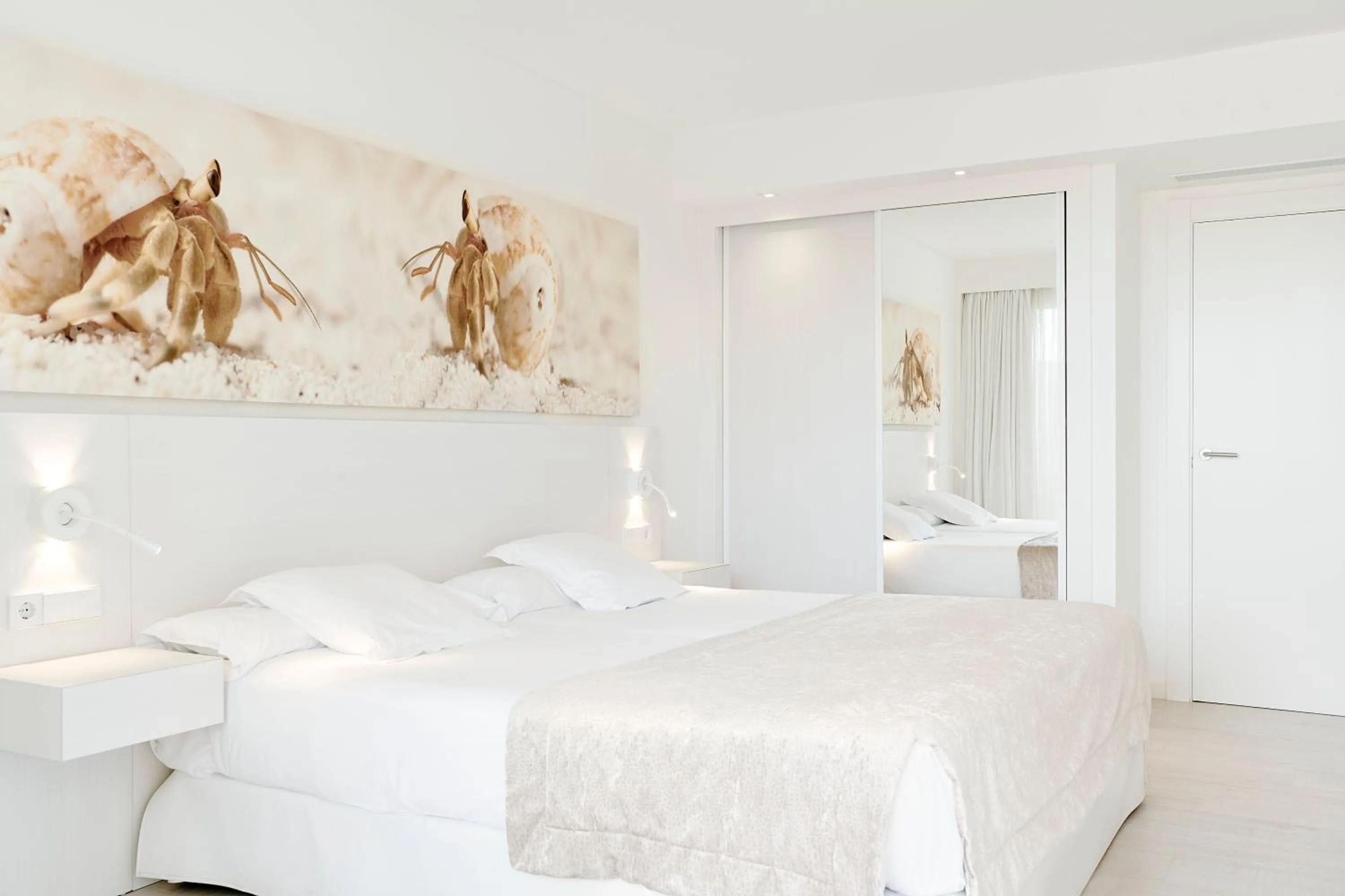 Bed in Iberostar Waves Cristina