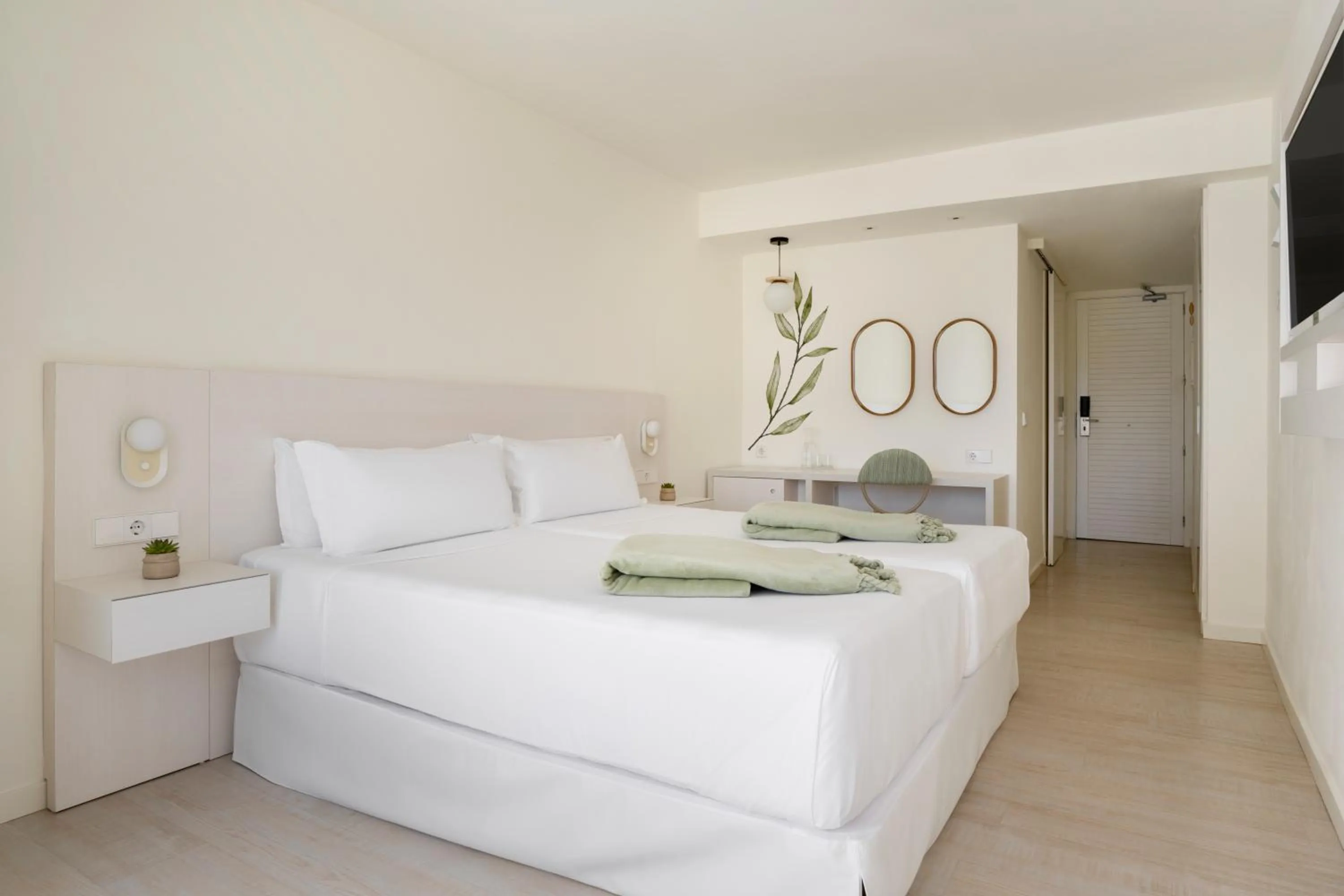 Bedroom, Bed in Iberostar Waves Cristina