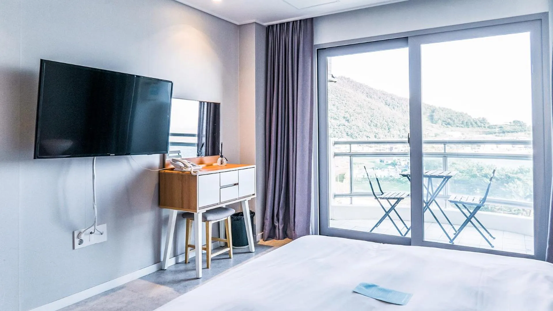 Area and facilities, Bed in Namhae Sports Park Hotel