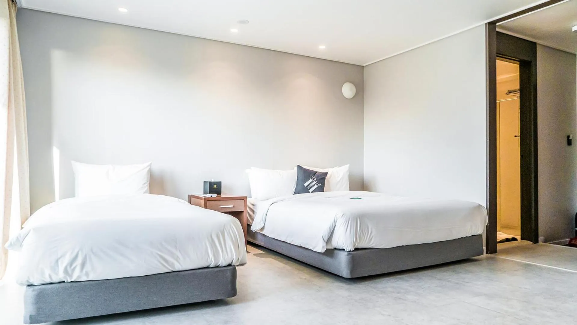 Bed in Namhae Sports Park Hotel