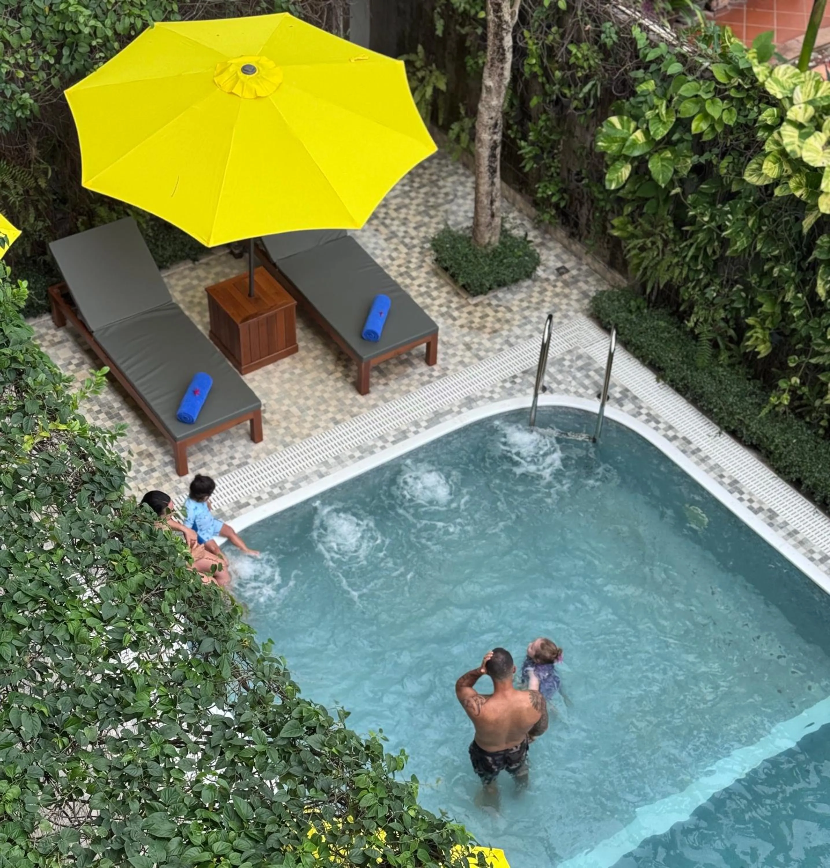 Day in Angkor Mansion & Residence