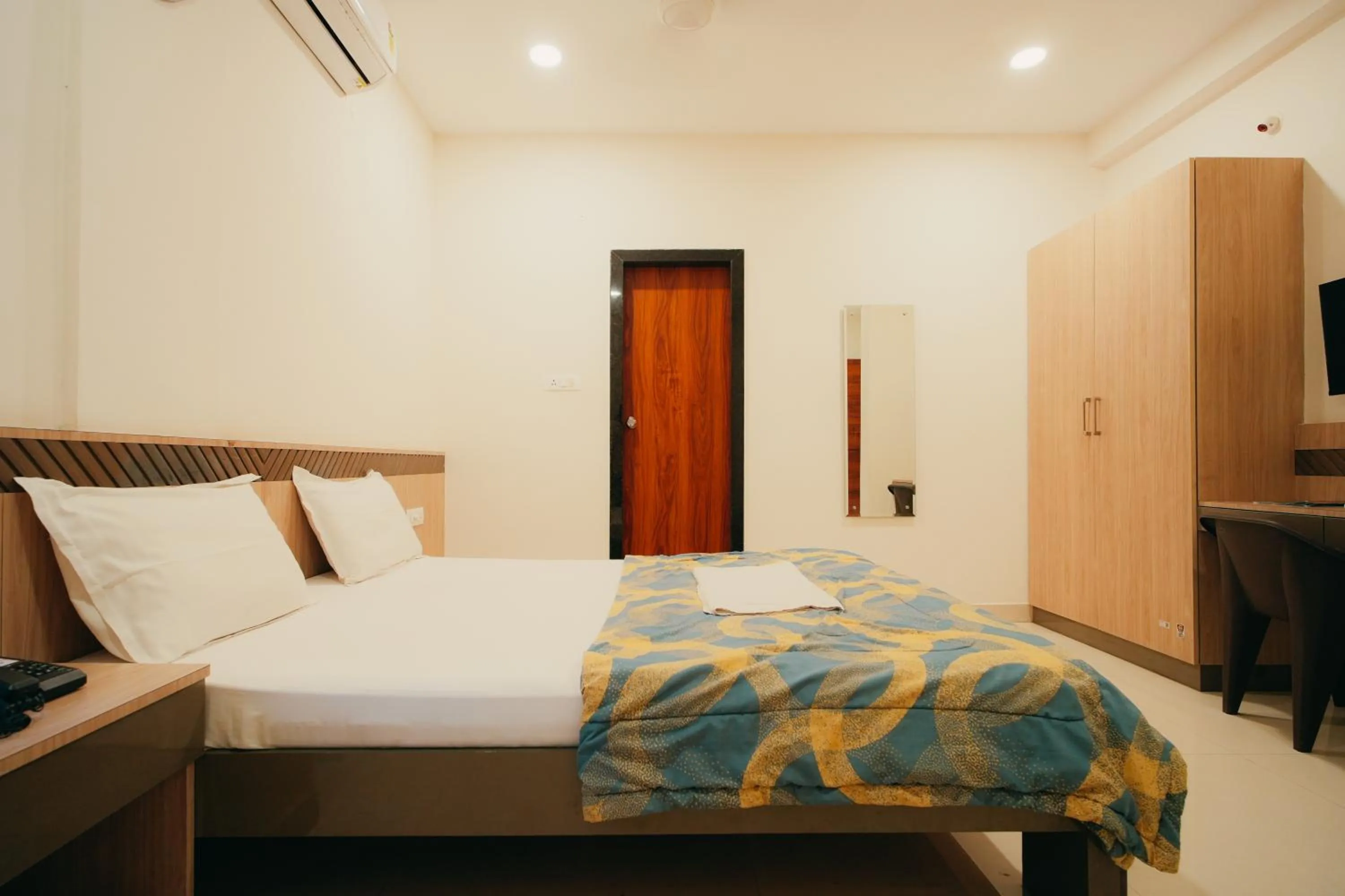 Bed in Embassy Suites