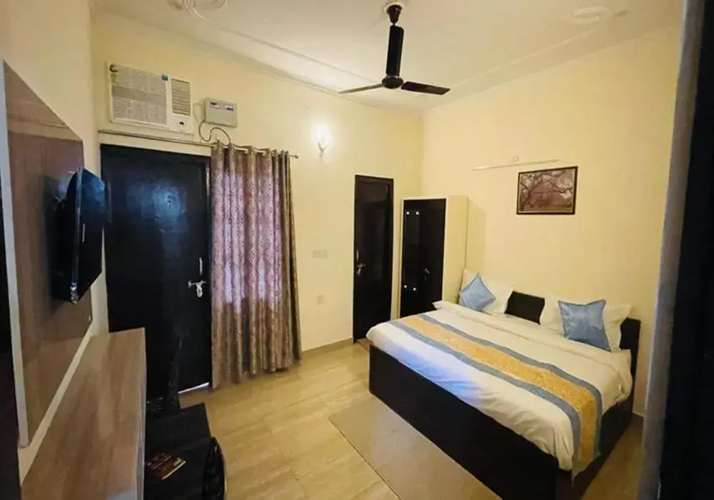 Double Room with Mountain View in The Gange Hill By Green Bird Hospitality Double Room with Mountain View in The Gange Hill By Green Bird Hospitality