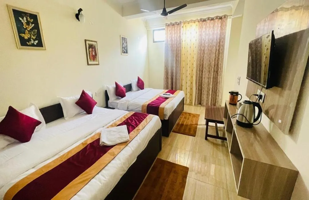 Photo of the whole room, Bed in The Gange Hill By Green Bird Hospitality