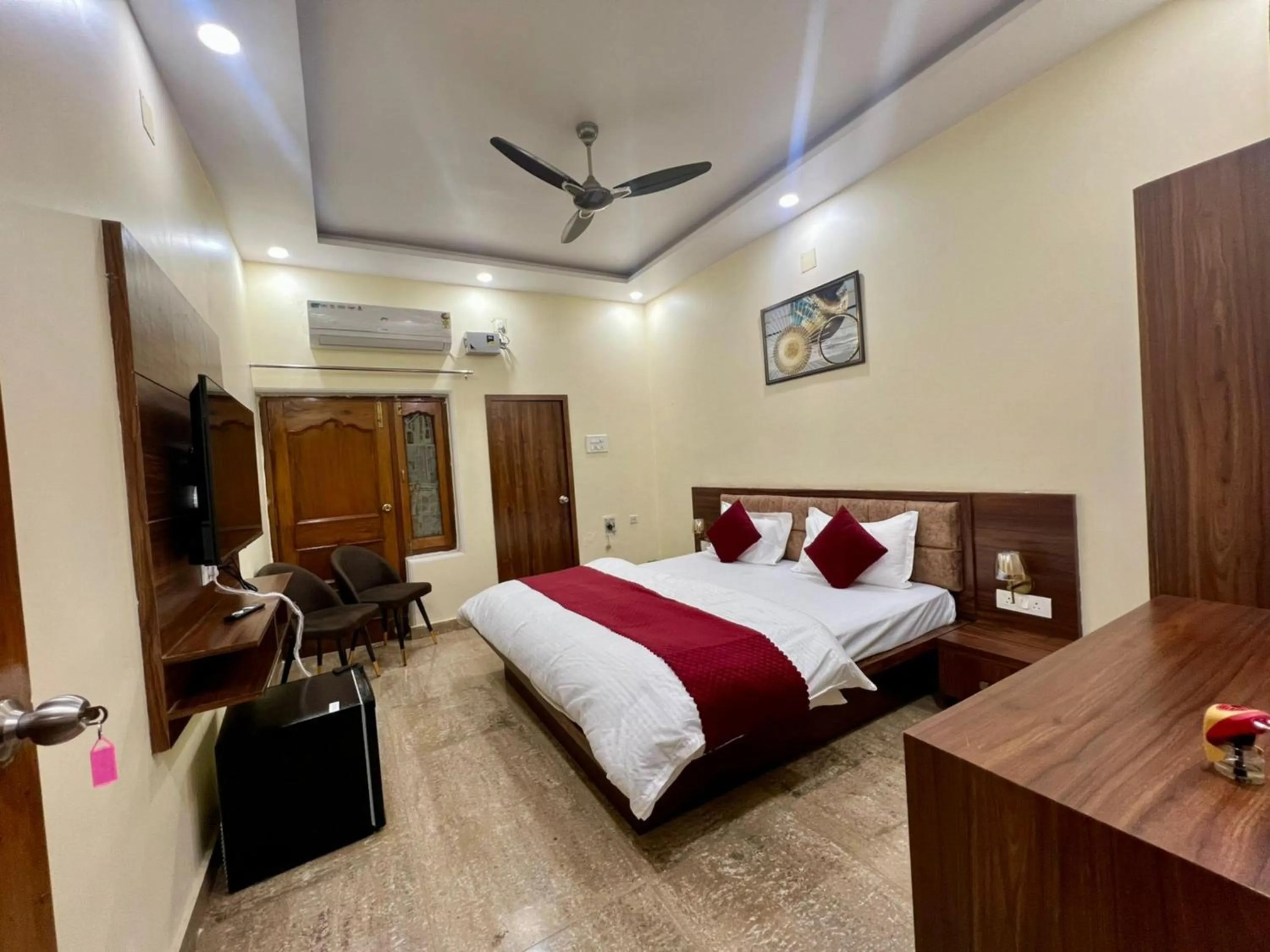 Bed in Om Kashi Villa
