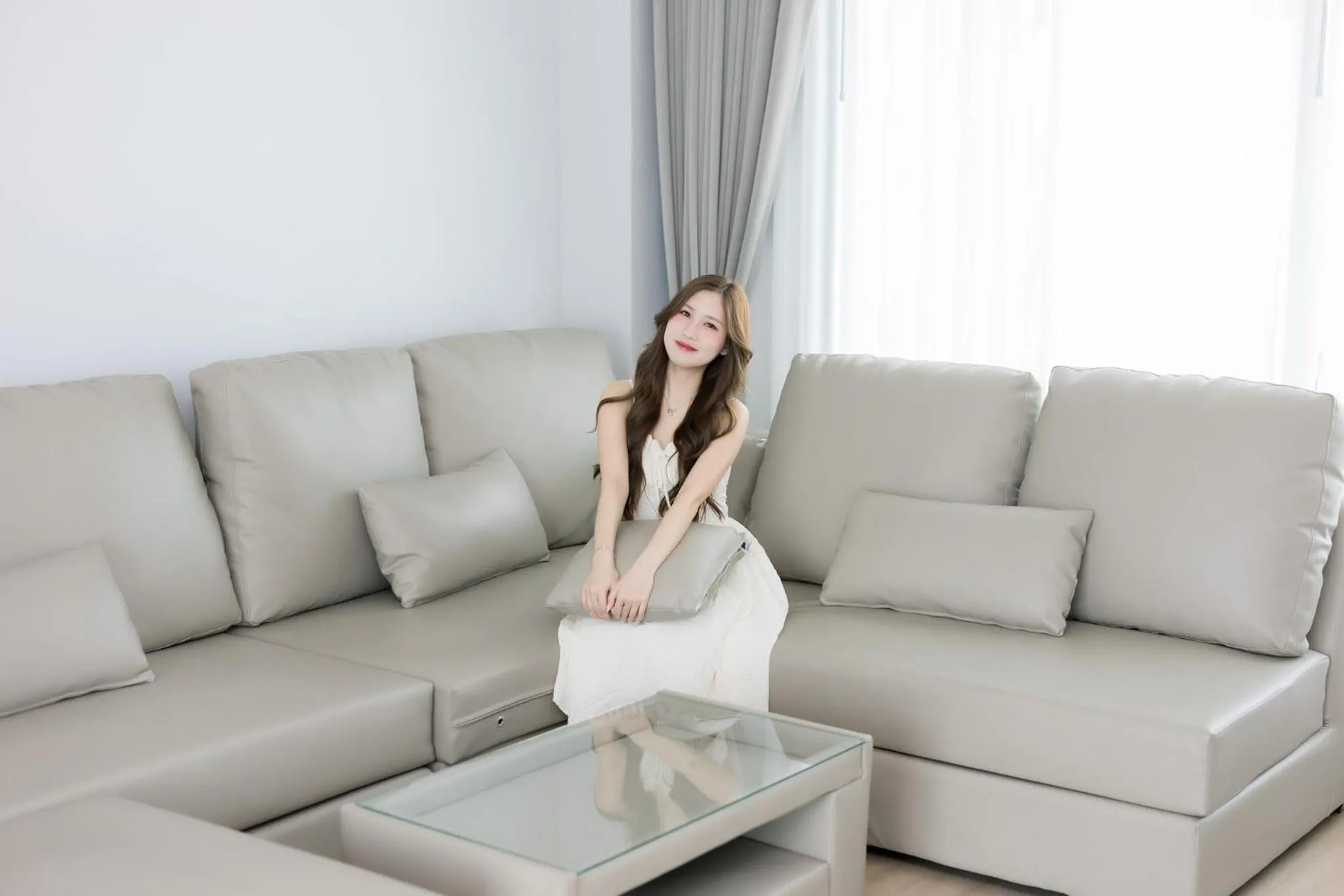 People in The Horizon Groove Hotel