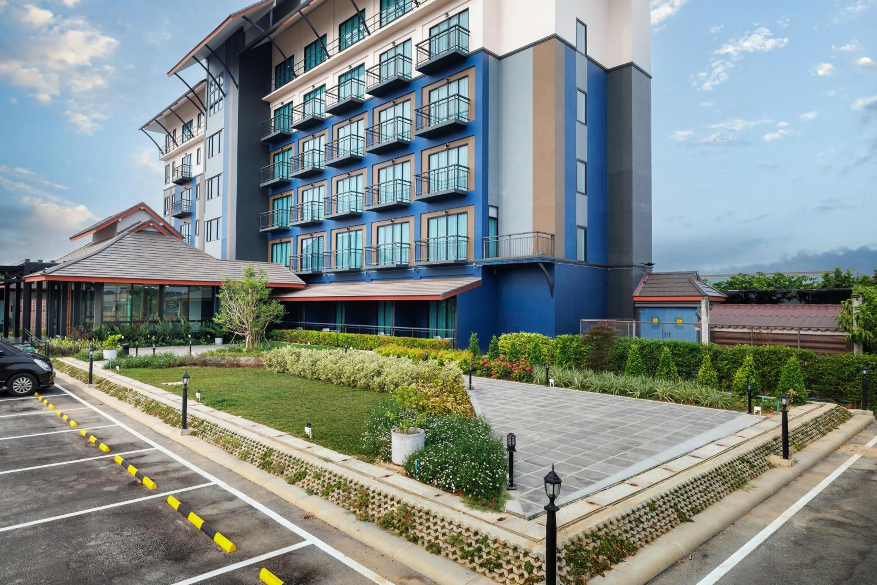 Garden view in The Horizon Groove Hotel