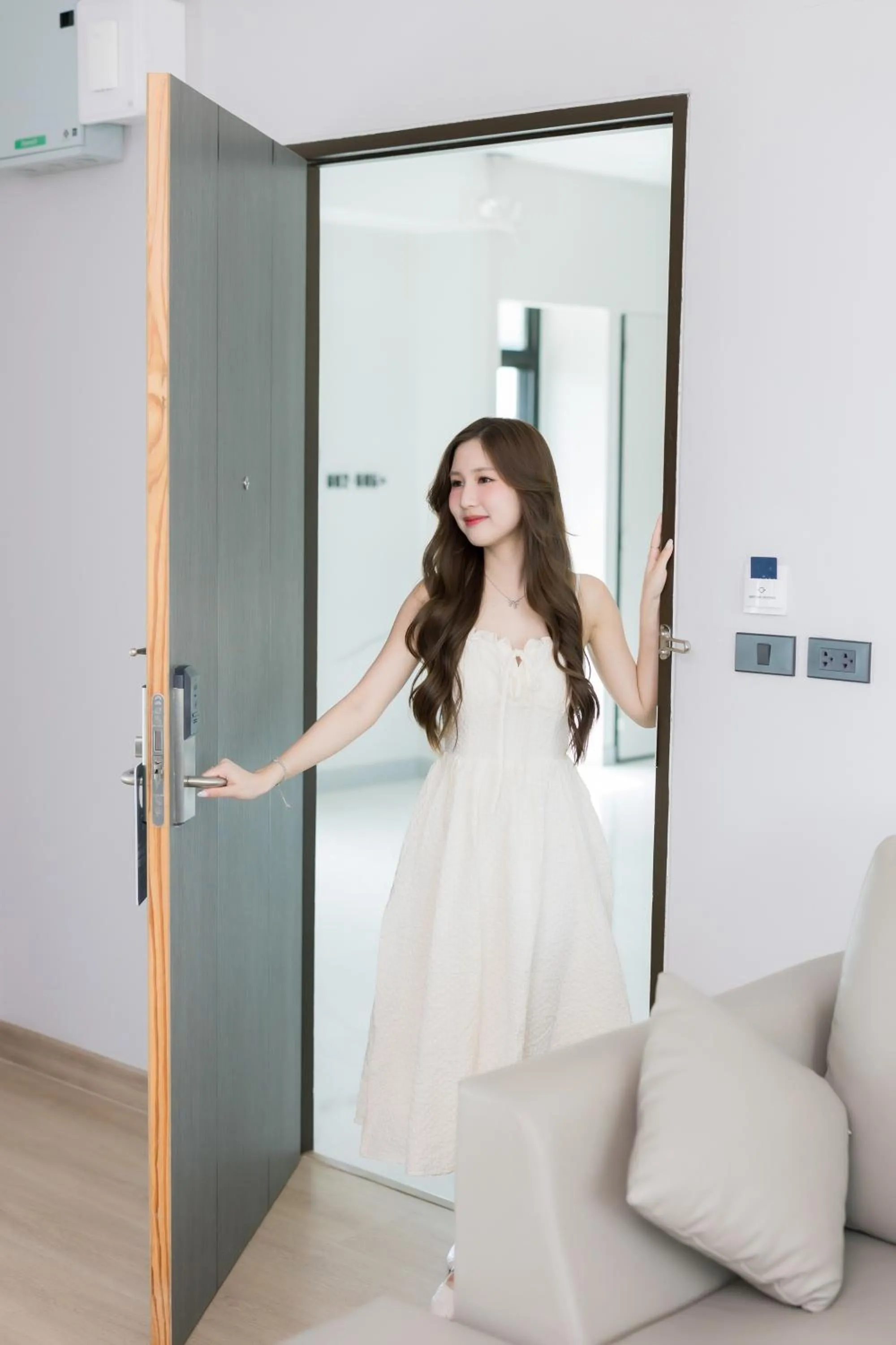 People in The Horizon Groove Hotel