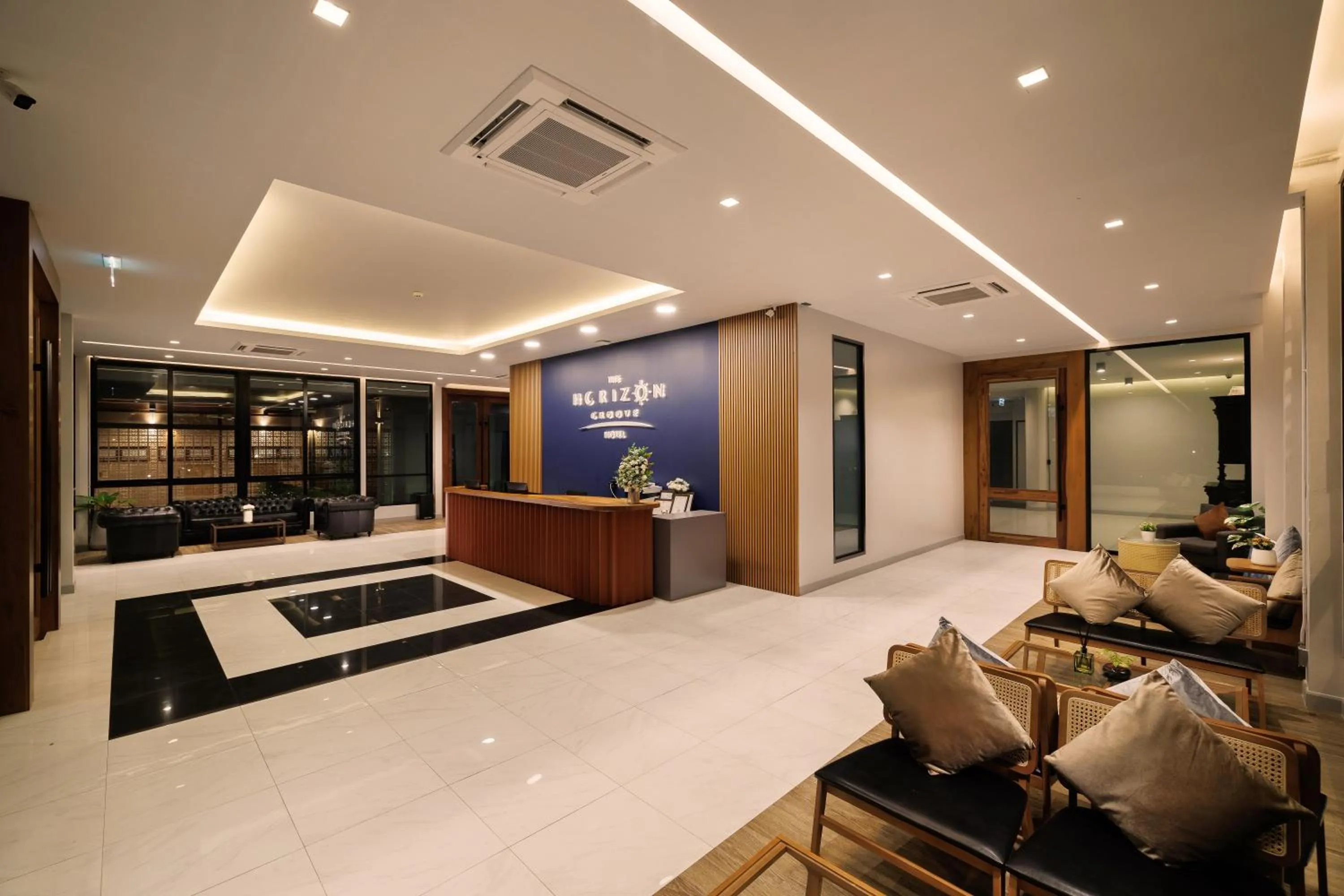 Lobby or reception in The Horizon Groove Hotel