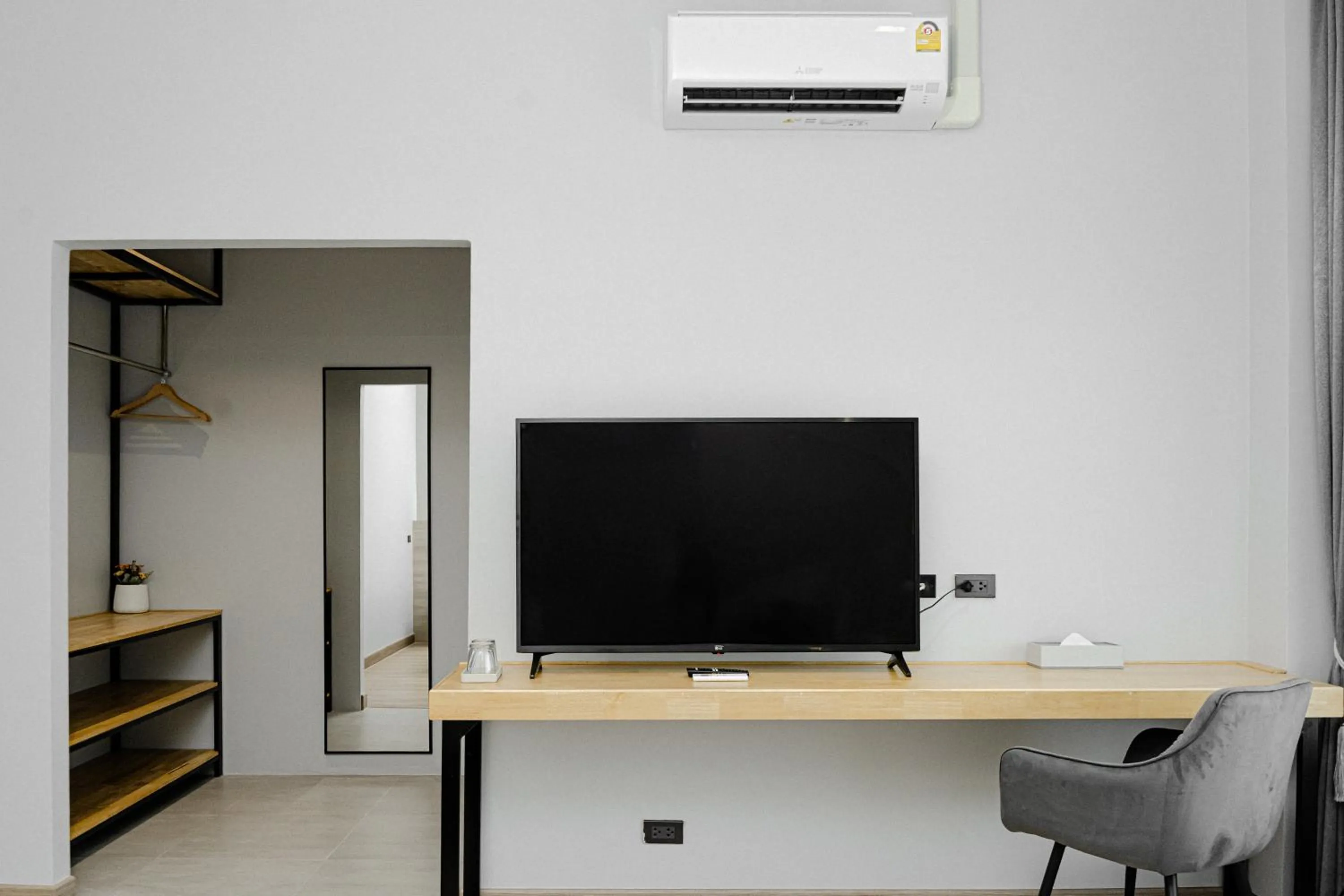 TV and multimedia in The Horizon Groove Hotel