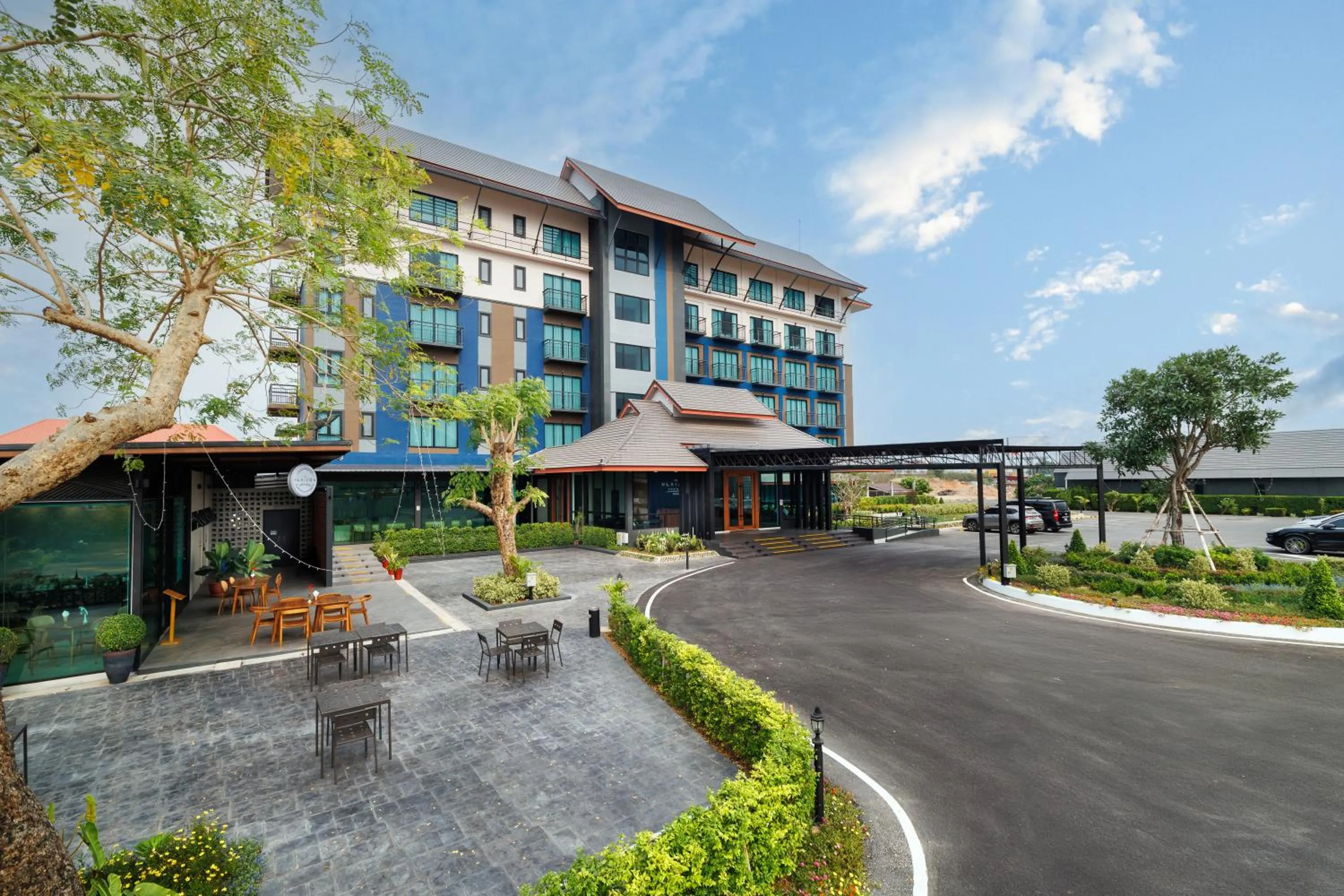 Property building in The Horizon Groove Hotel