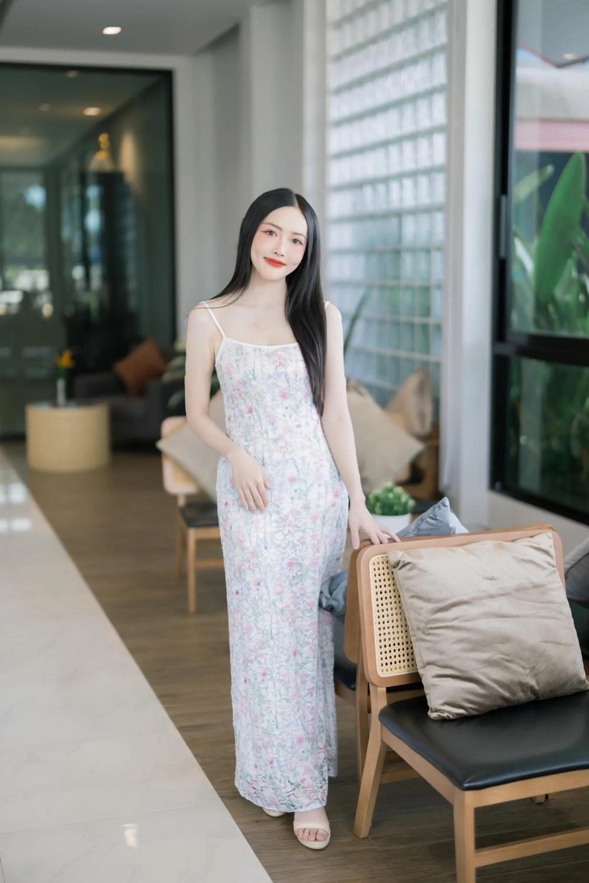 People in The Horizon Groove Hotel