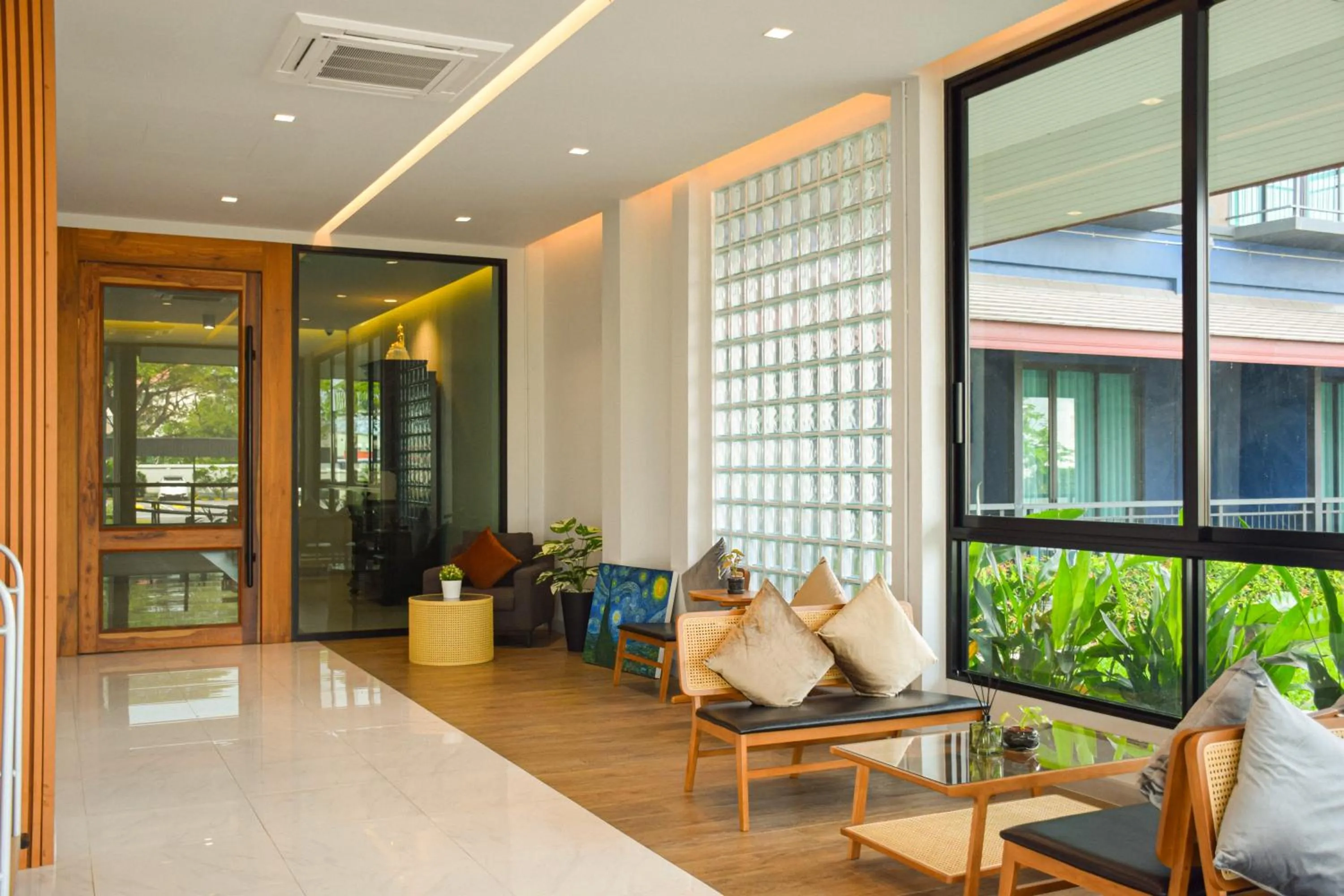 Lobby or reception in The Horizon Groove Hotel