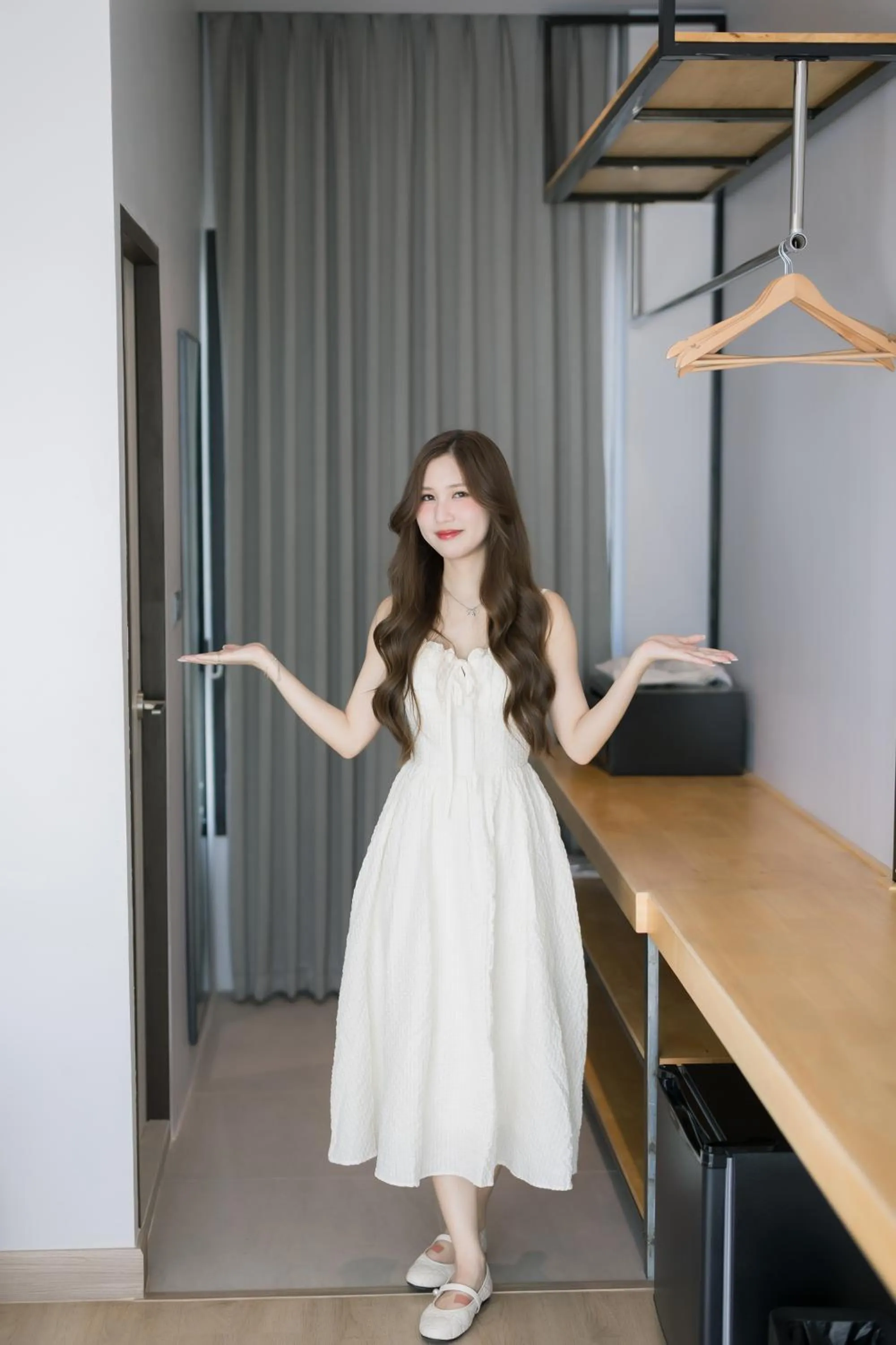 People in The Horizon Groove Hotel