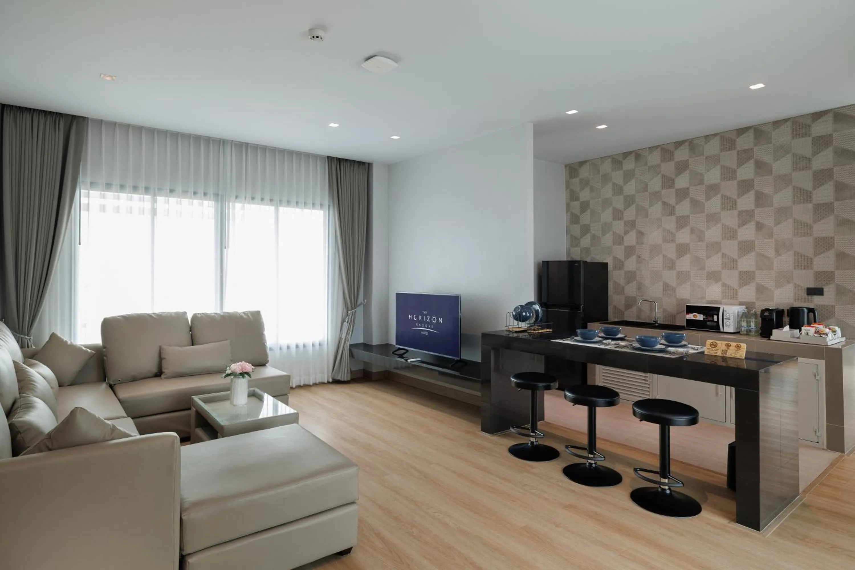 TV and multimedia in The Horizon Groove Hotel