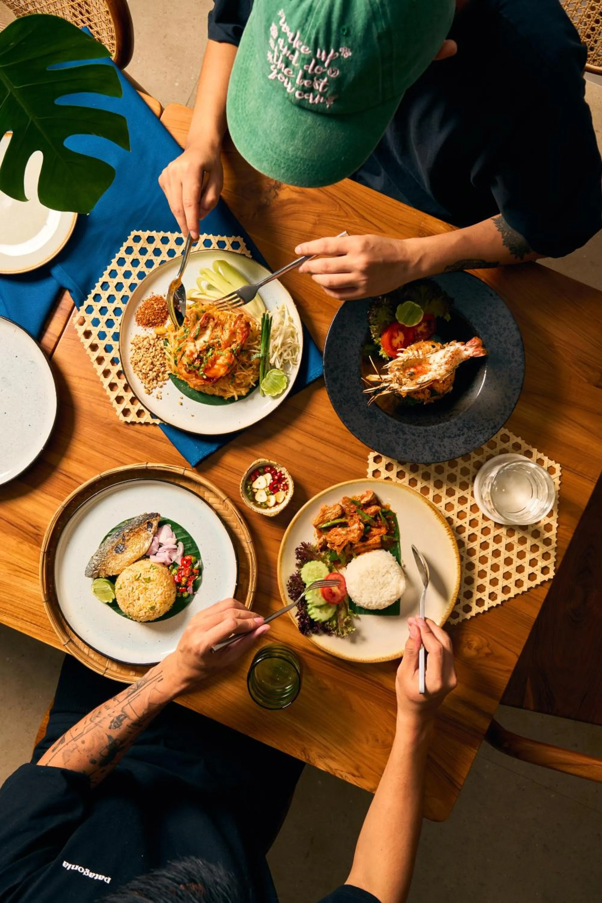 People in The Horizon Groove Hotel