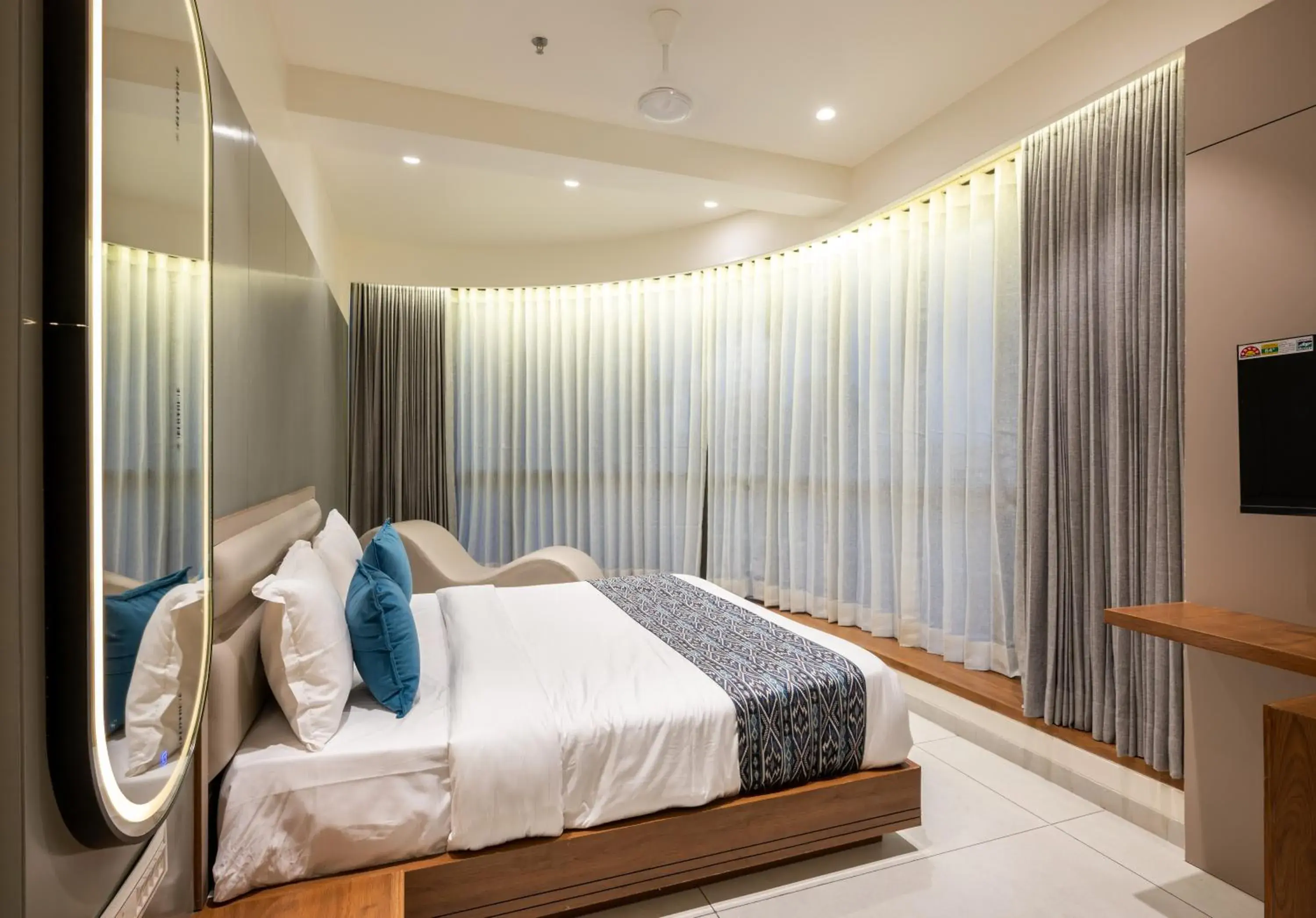 Superior Double Room in The Zuree Hotel Superior Double Room in The Zuree Hotel