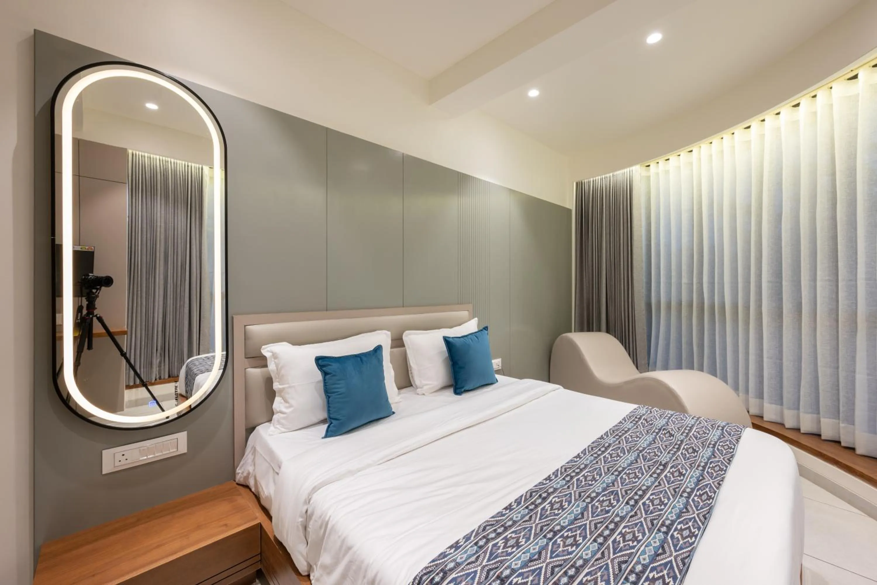 Bedroom, Bed in The Zuree Hotel