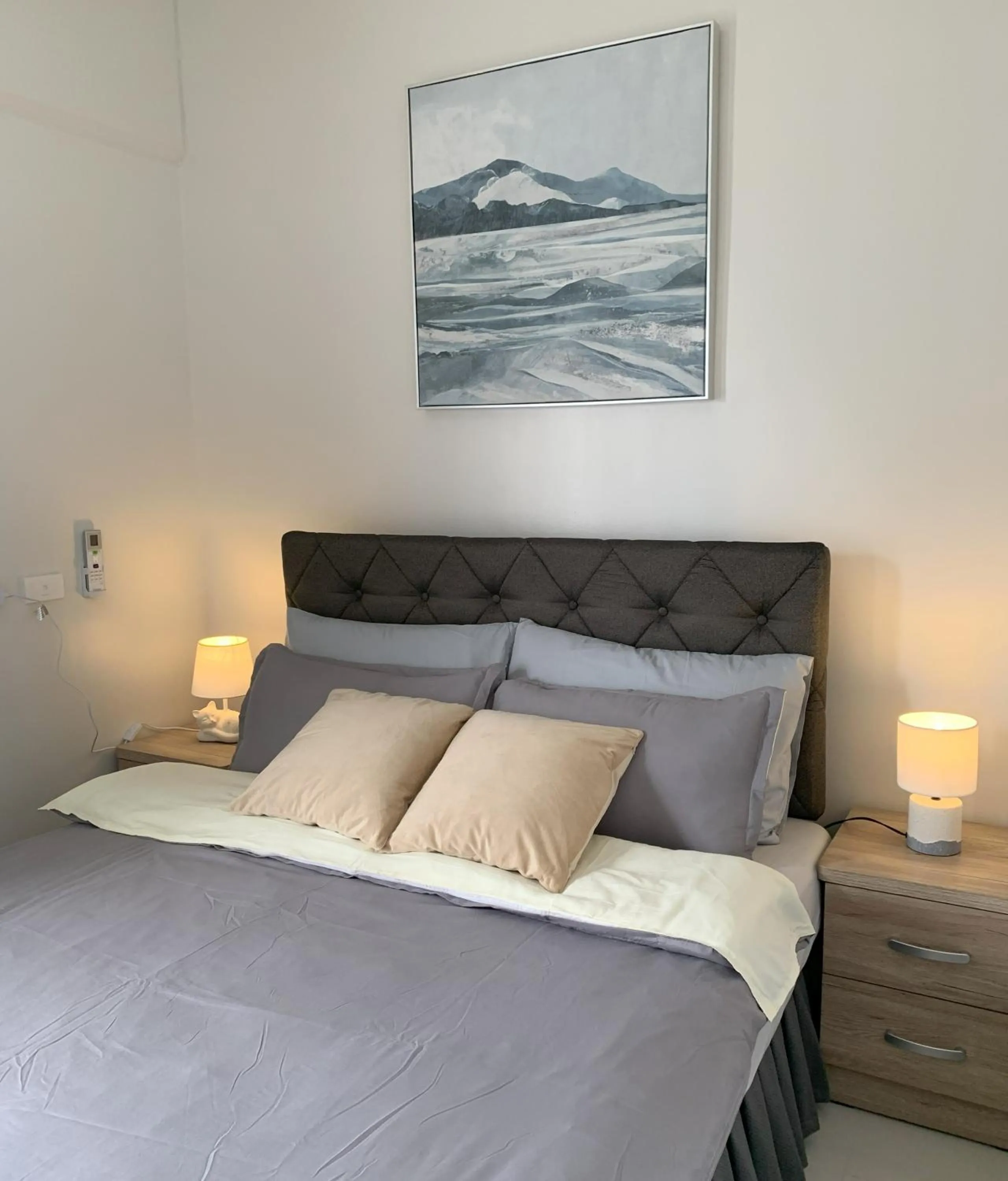 Bedroom, Bed in SAL'S Oceancrest Suite