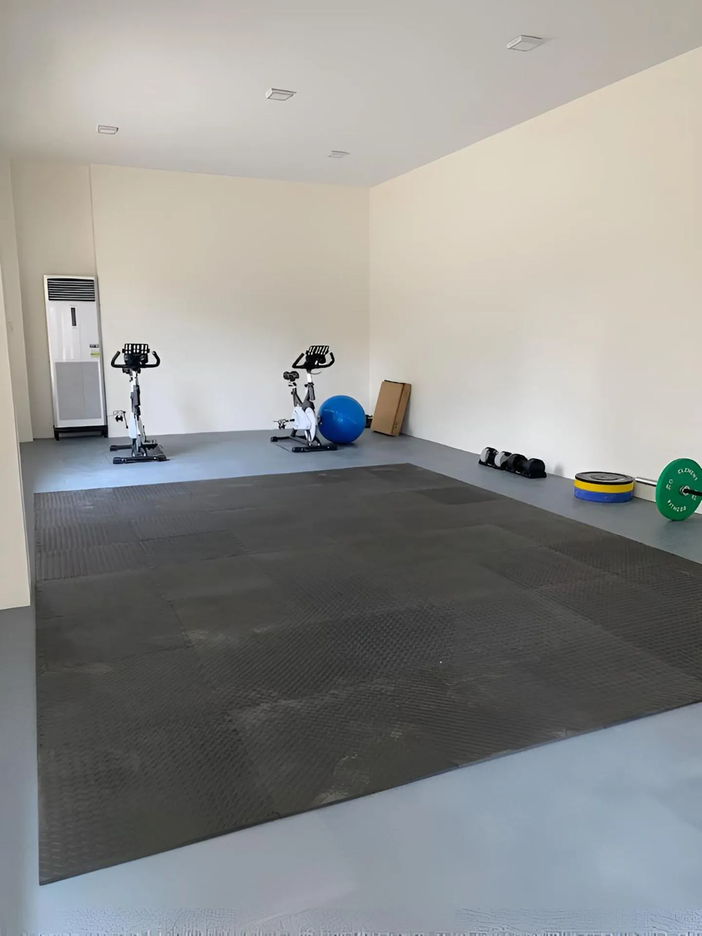 Fitness centre/facilities in SAL'S Oceancrest Suite
