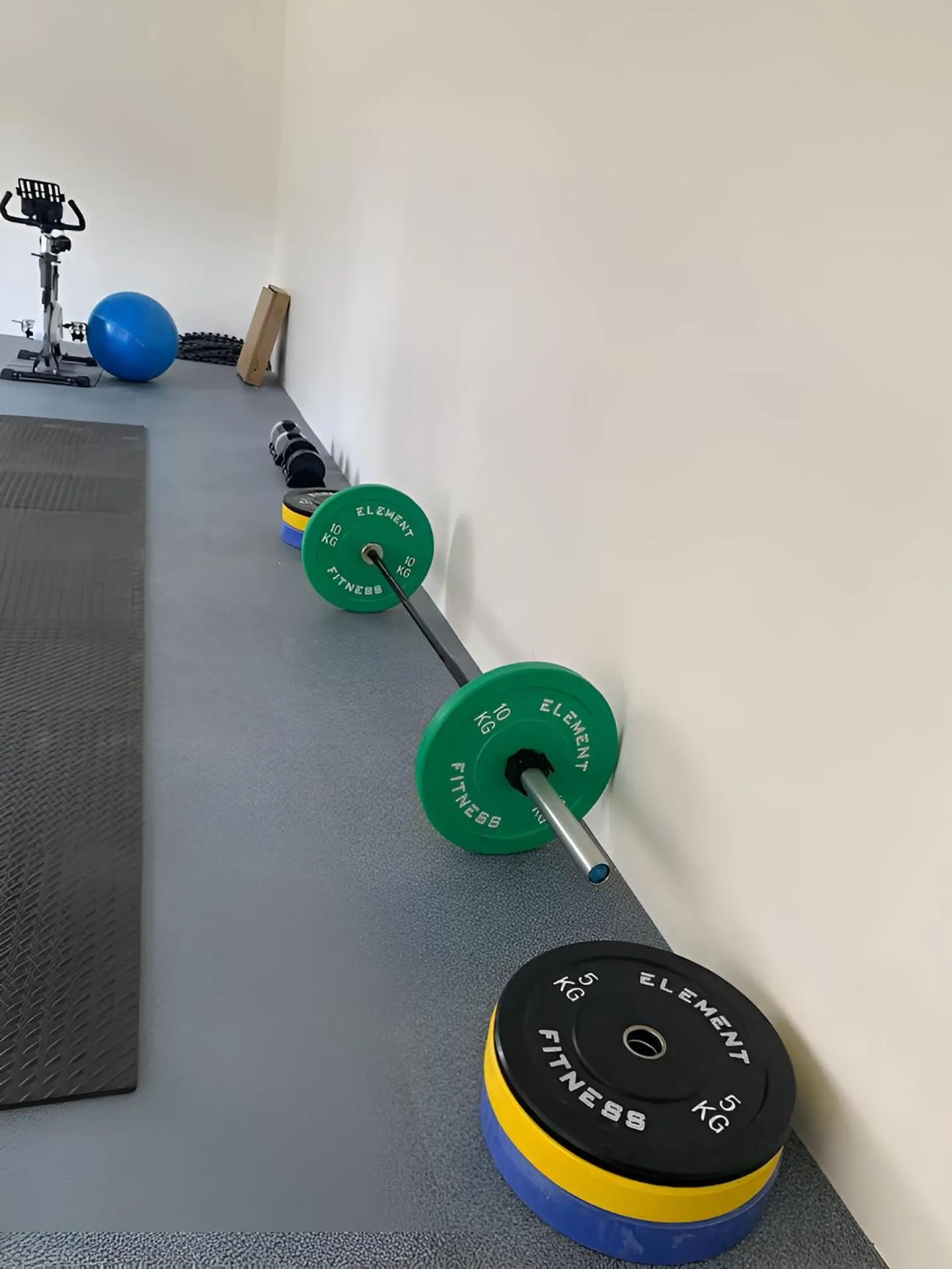 Fitness centre/facilities in SAL'S Oceancrest Suite