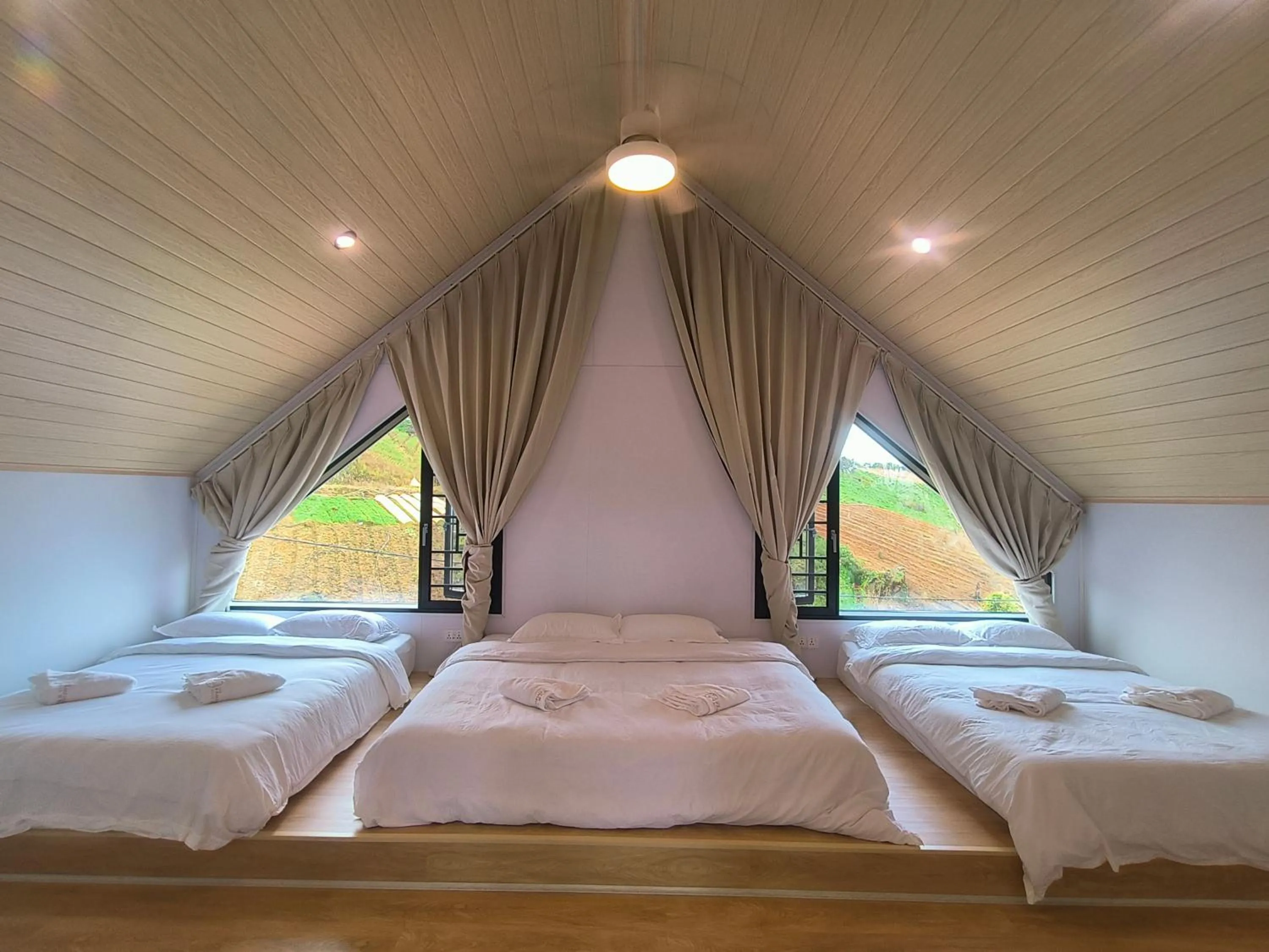 Bed in The Pampines Villa, Mount Kinabalu