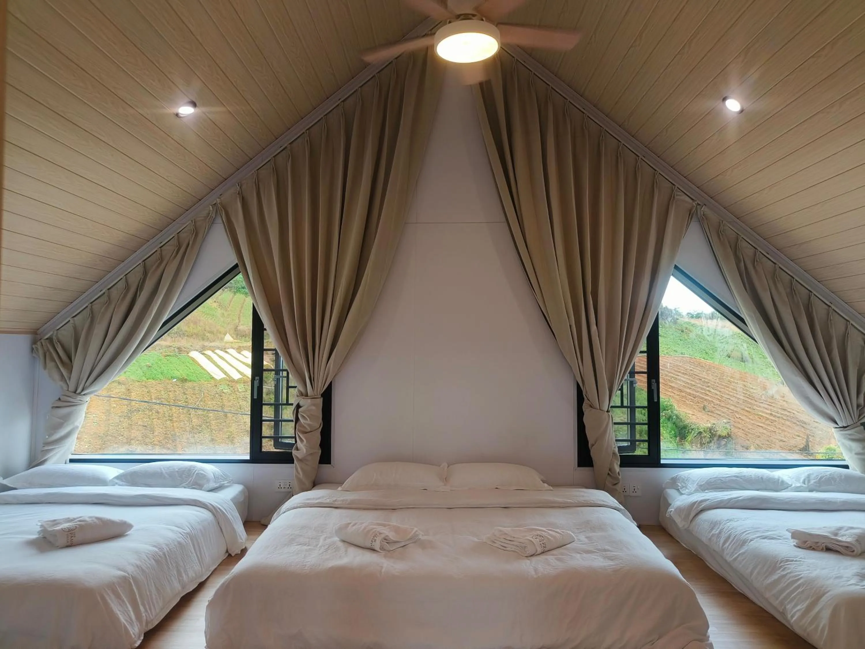 Bed in The Pampines Villa, Mount Kinabalu