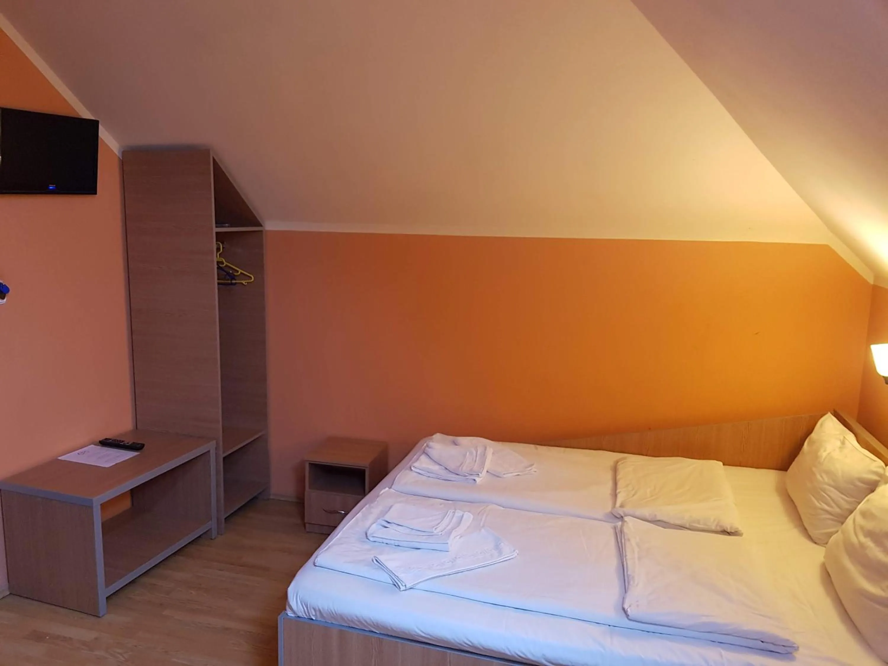 Bed in Motel Al Capone