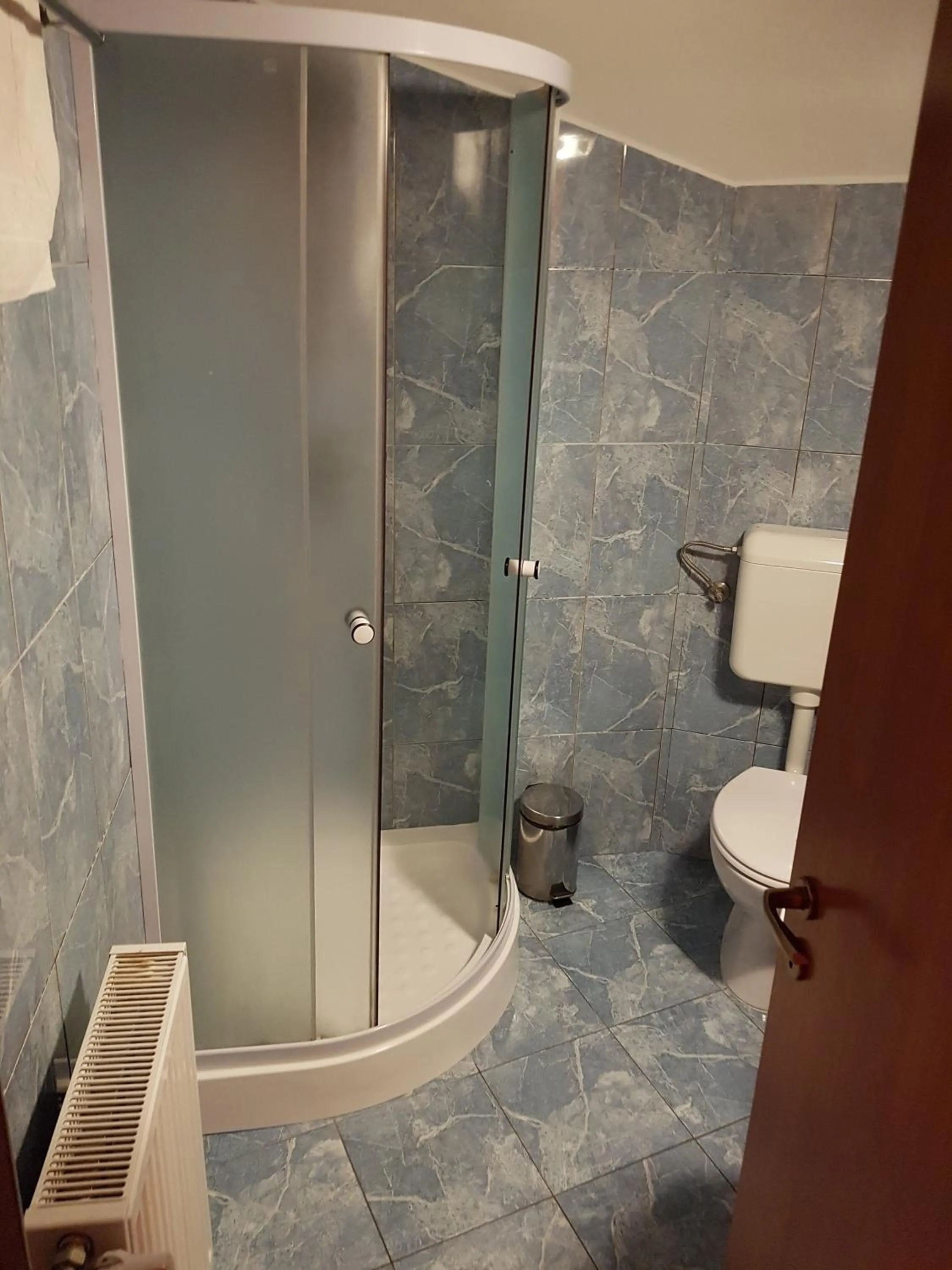 Shower in Motel Al Capone